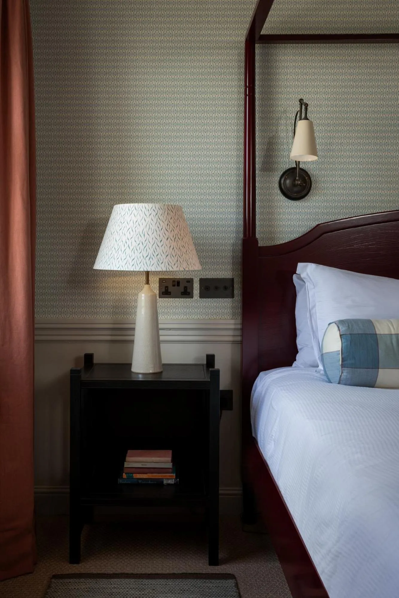 Bed in Cavendish Hotel