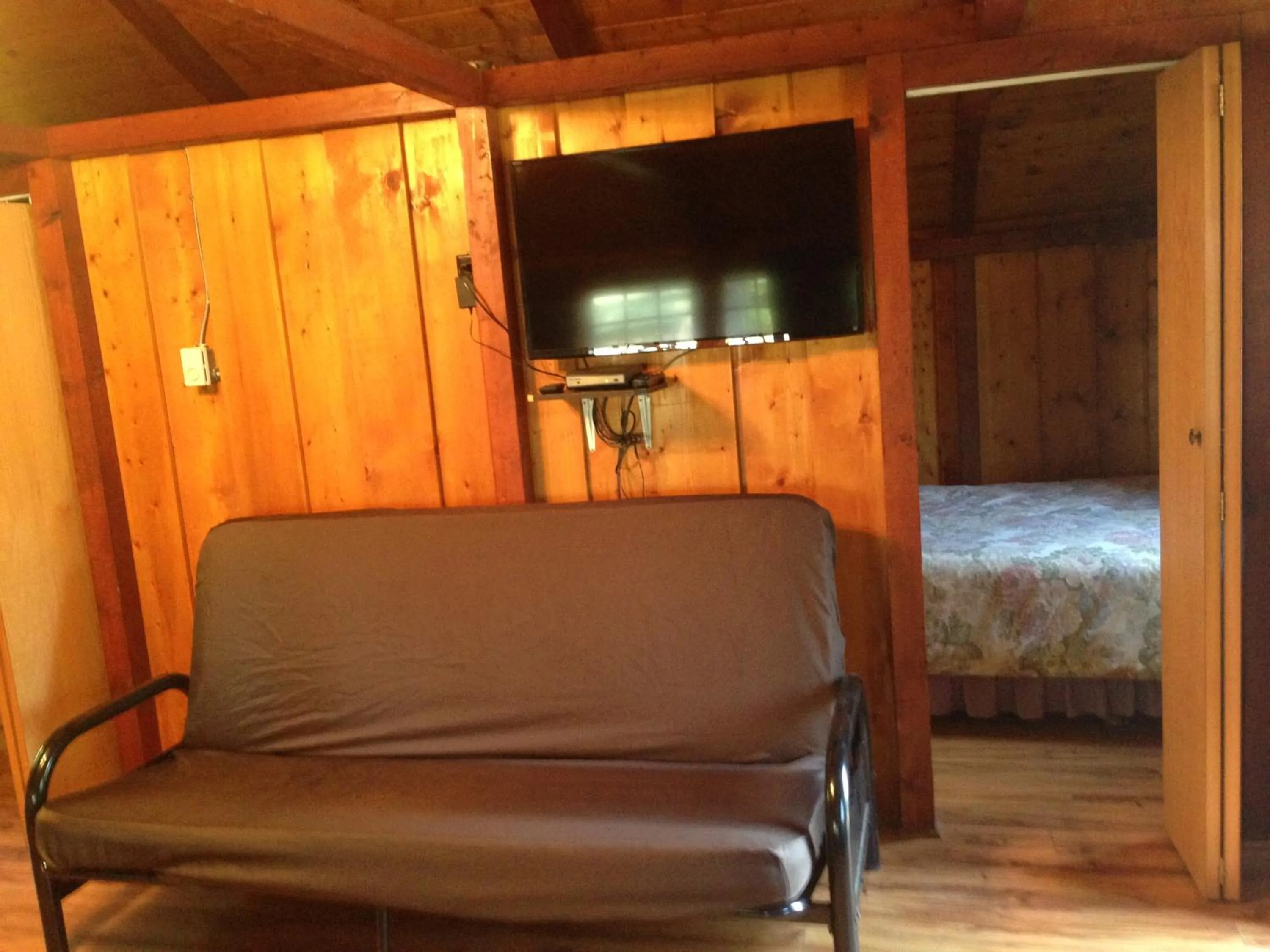 TV and multimedia in Addison's Bungalows