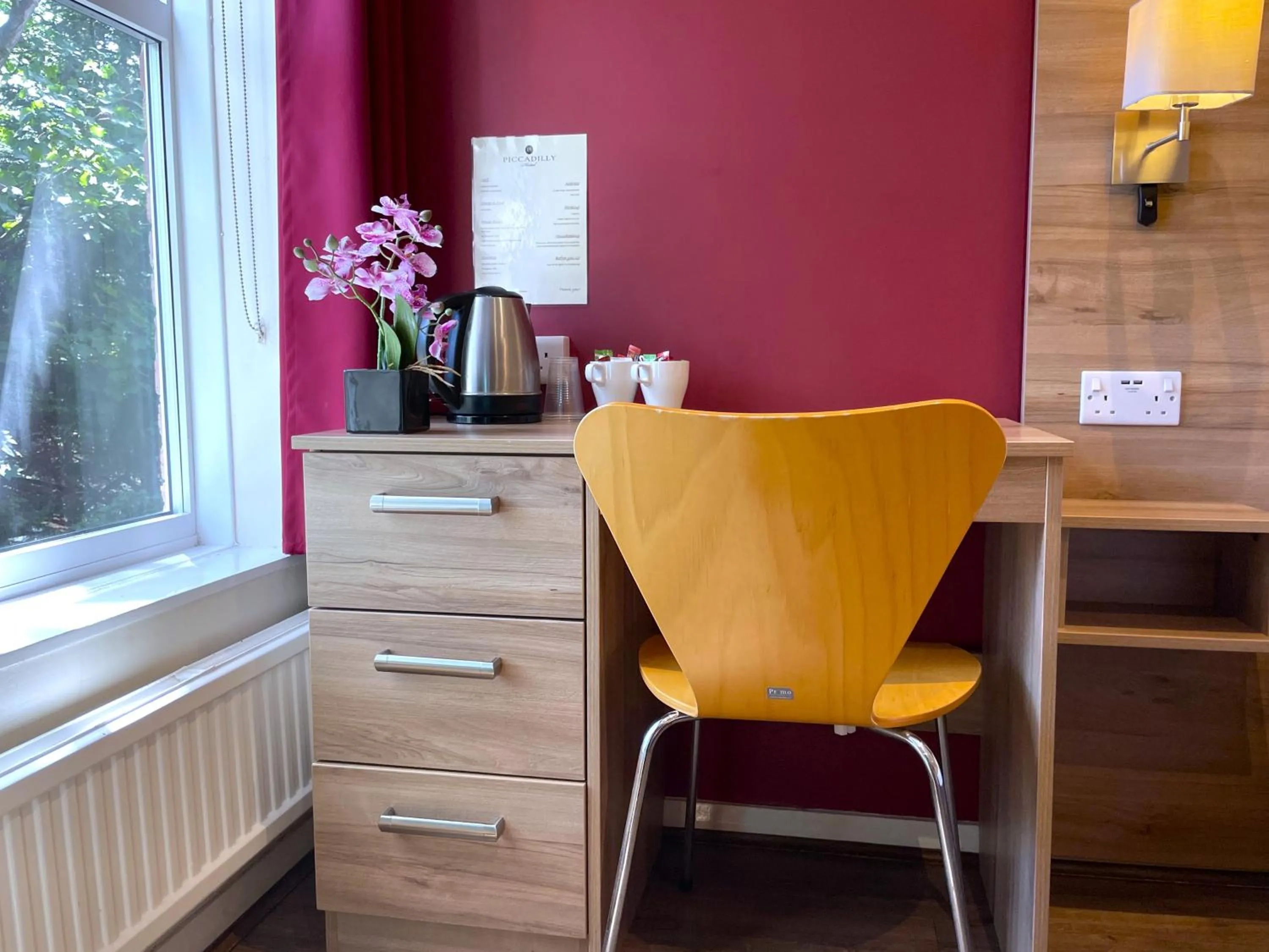 TV and multimedia in Piccadilly Hotel