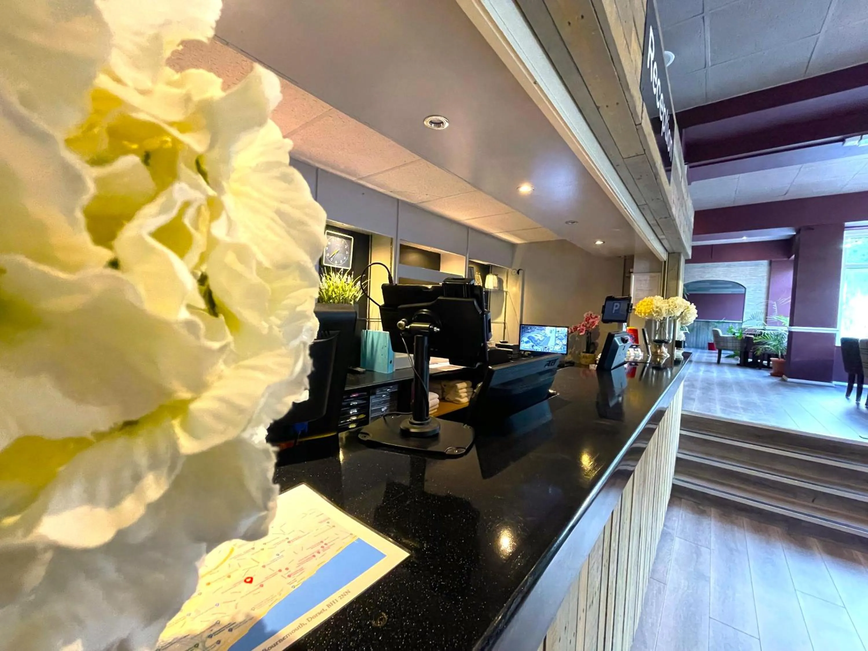 Staff, Lobby/Reception in Piccadilly Hotel