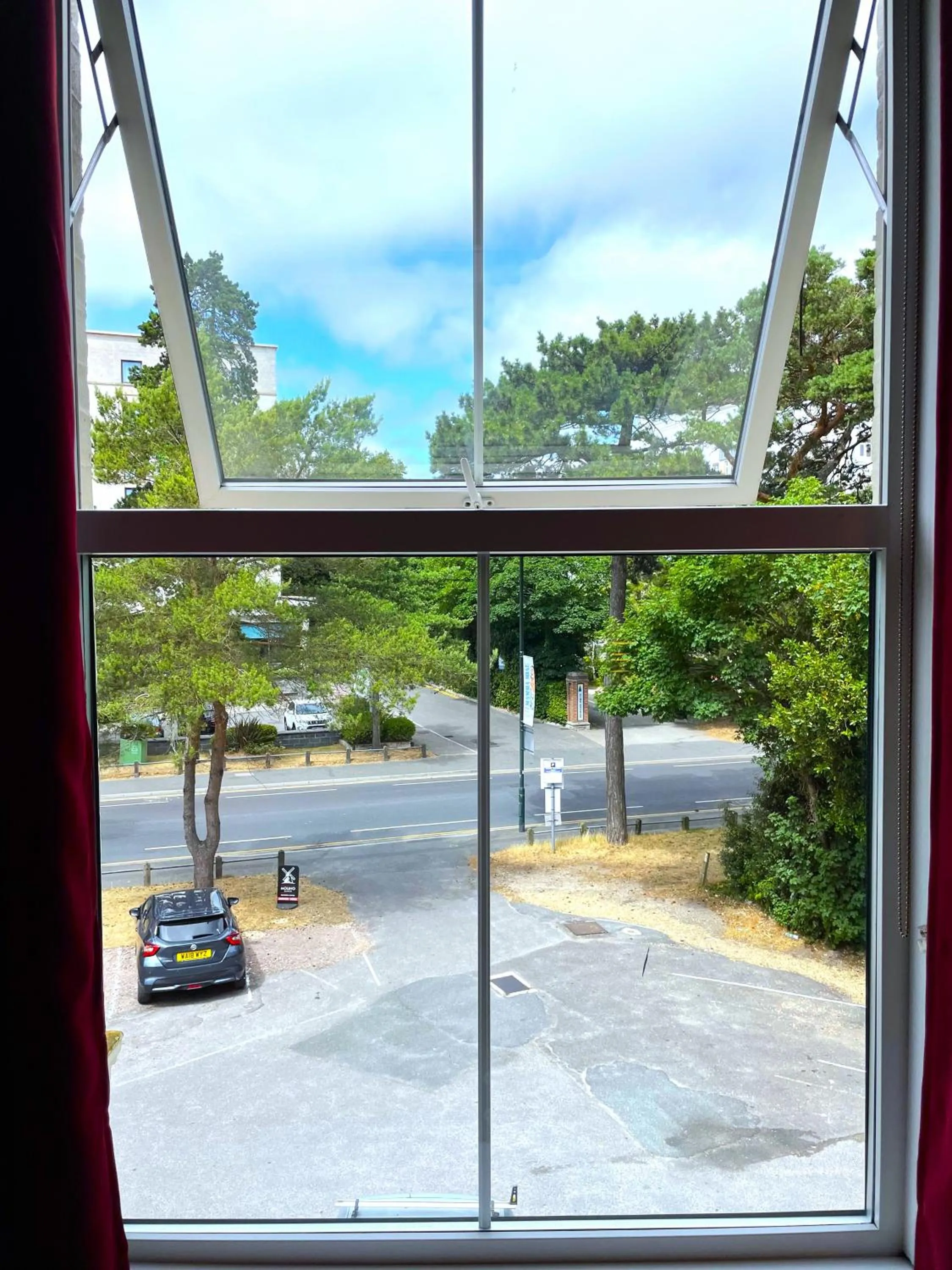 City view in Piccadilly Hotel