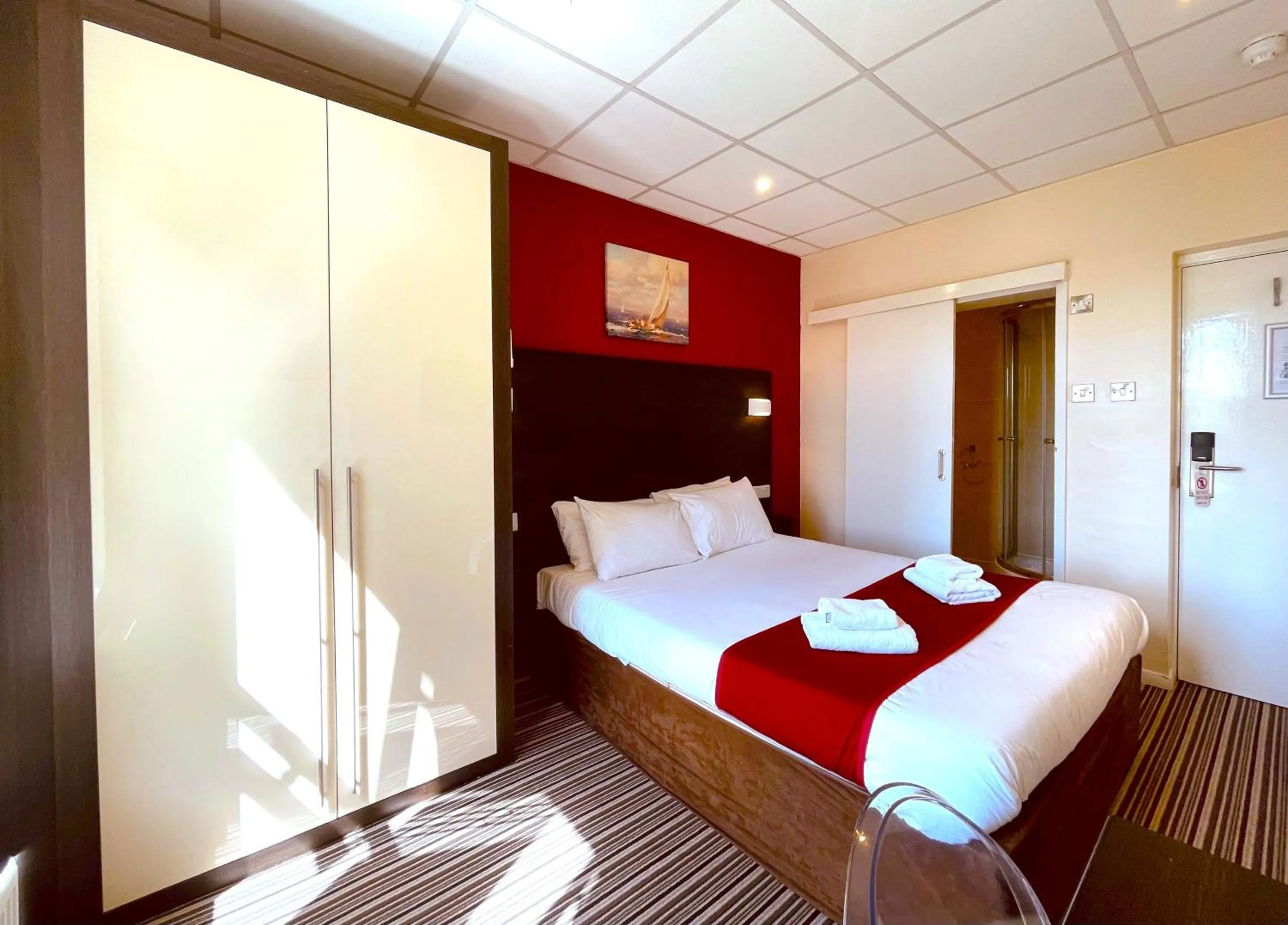 Bed in Piccadilly Hotel