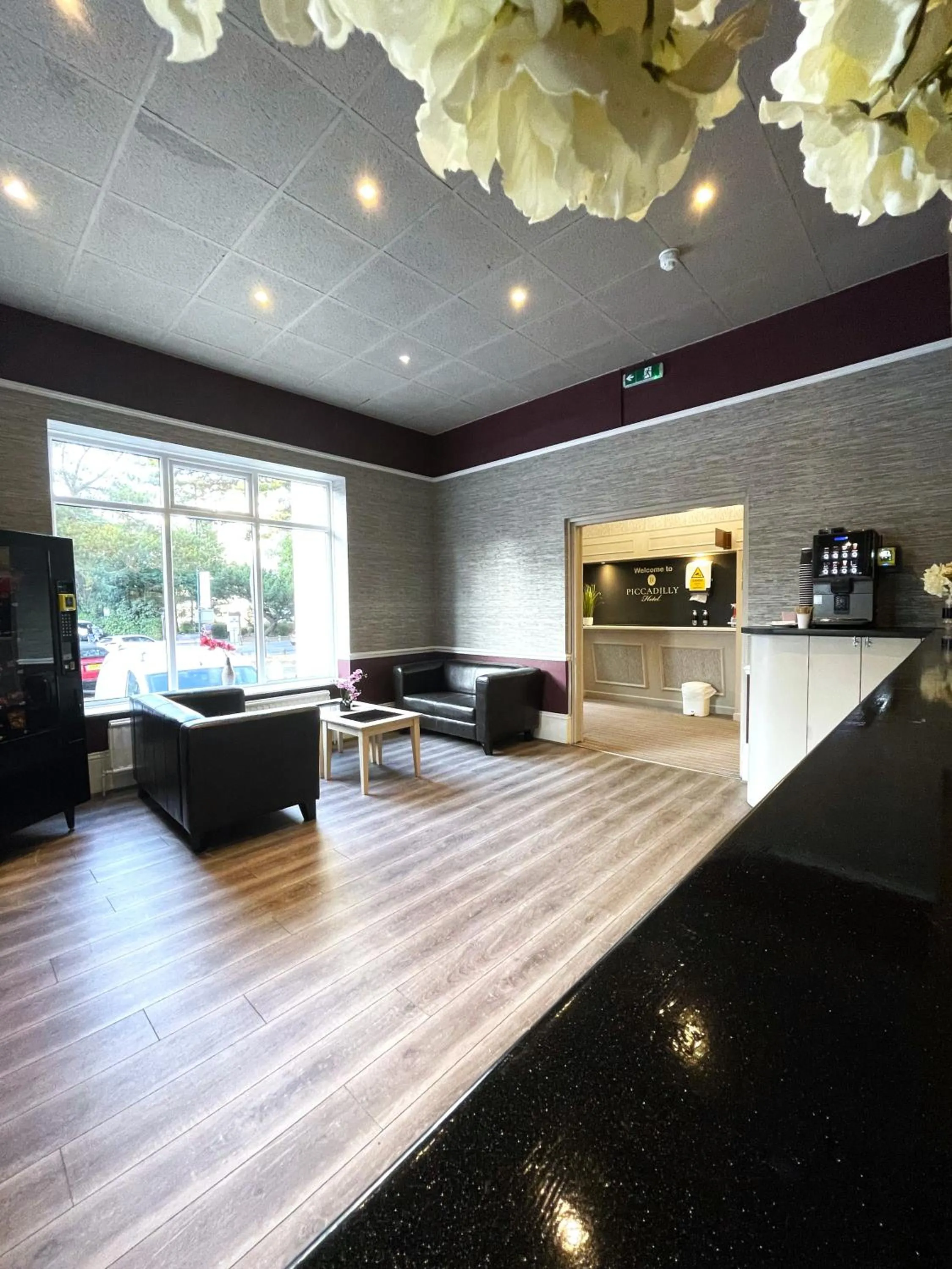 Lobby or reception in Piccadilly Hotel
