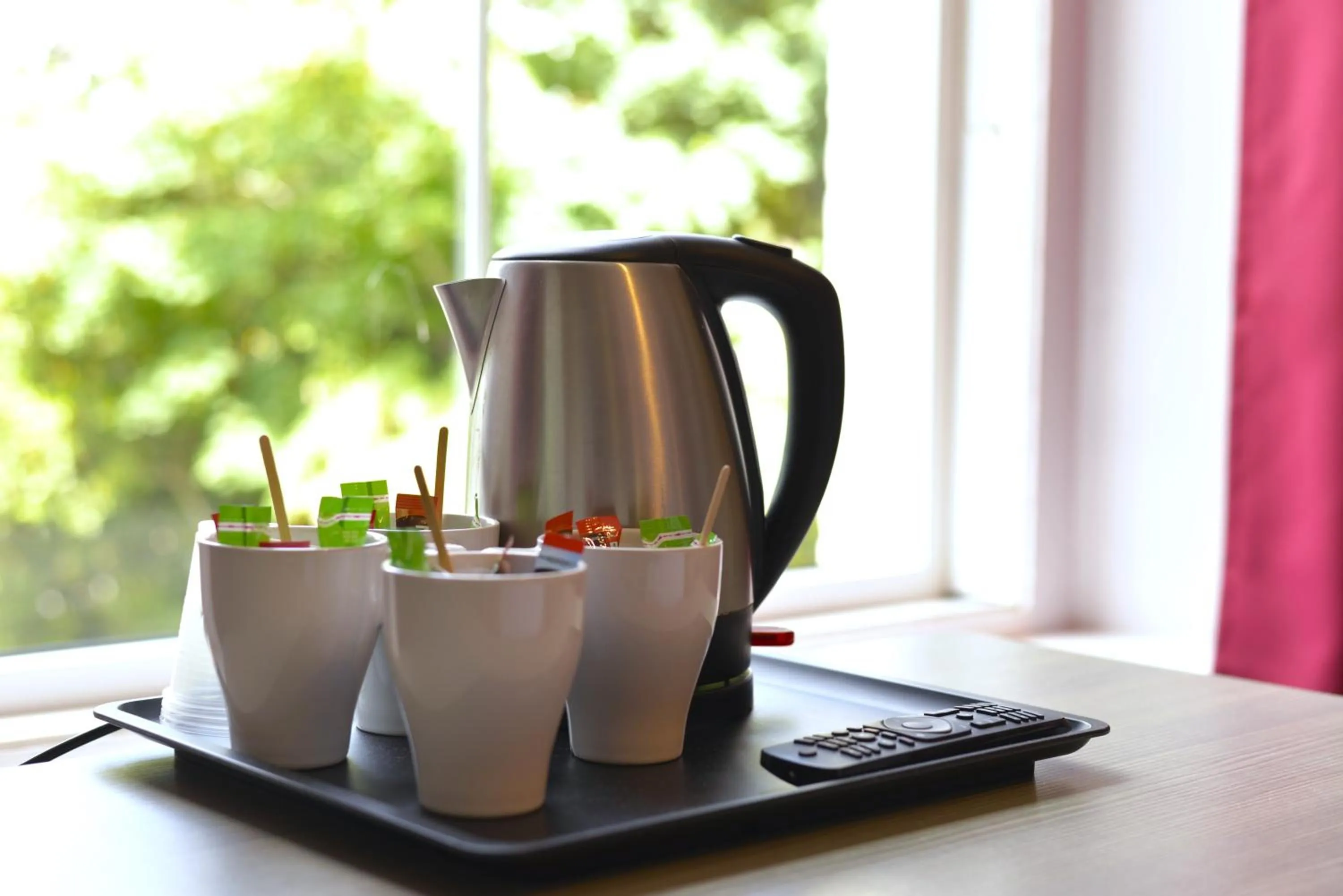 Coffee/tea facilities in Piccadilly Hotel