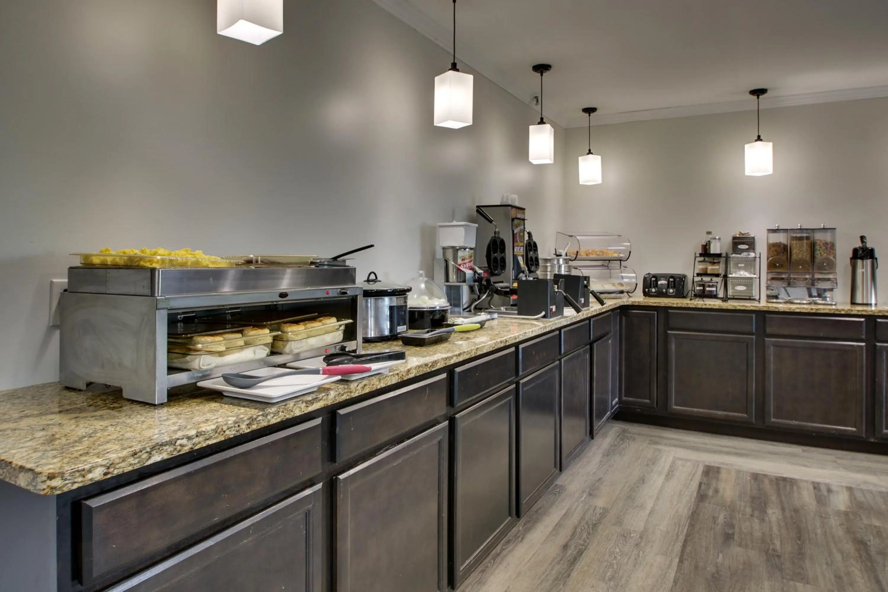 Breakfast in Greenfield Inn & Suites Elizabethtown, KY I65 Exit 94