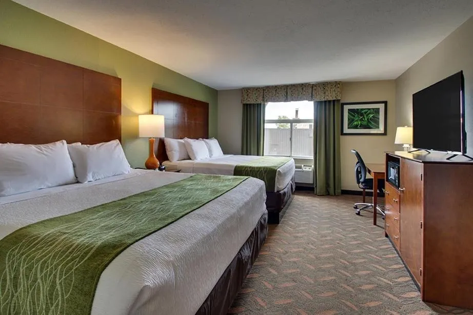 Bed in Greenfield Inn & Suites Elizabethtown, KY I65 Exit 94