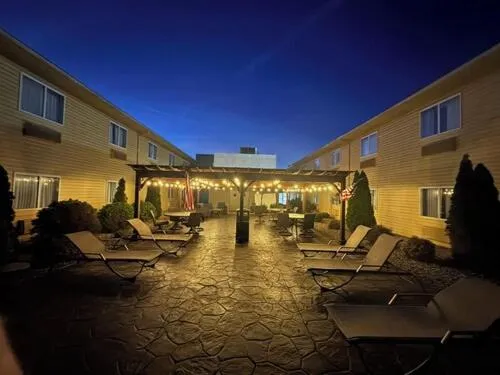 Patio in Greenfield Inn & Suites Elizabethtown, KY I65 Exit 94