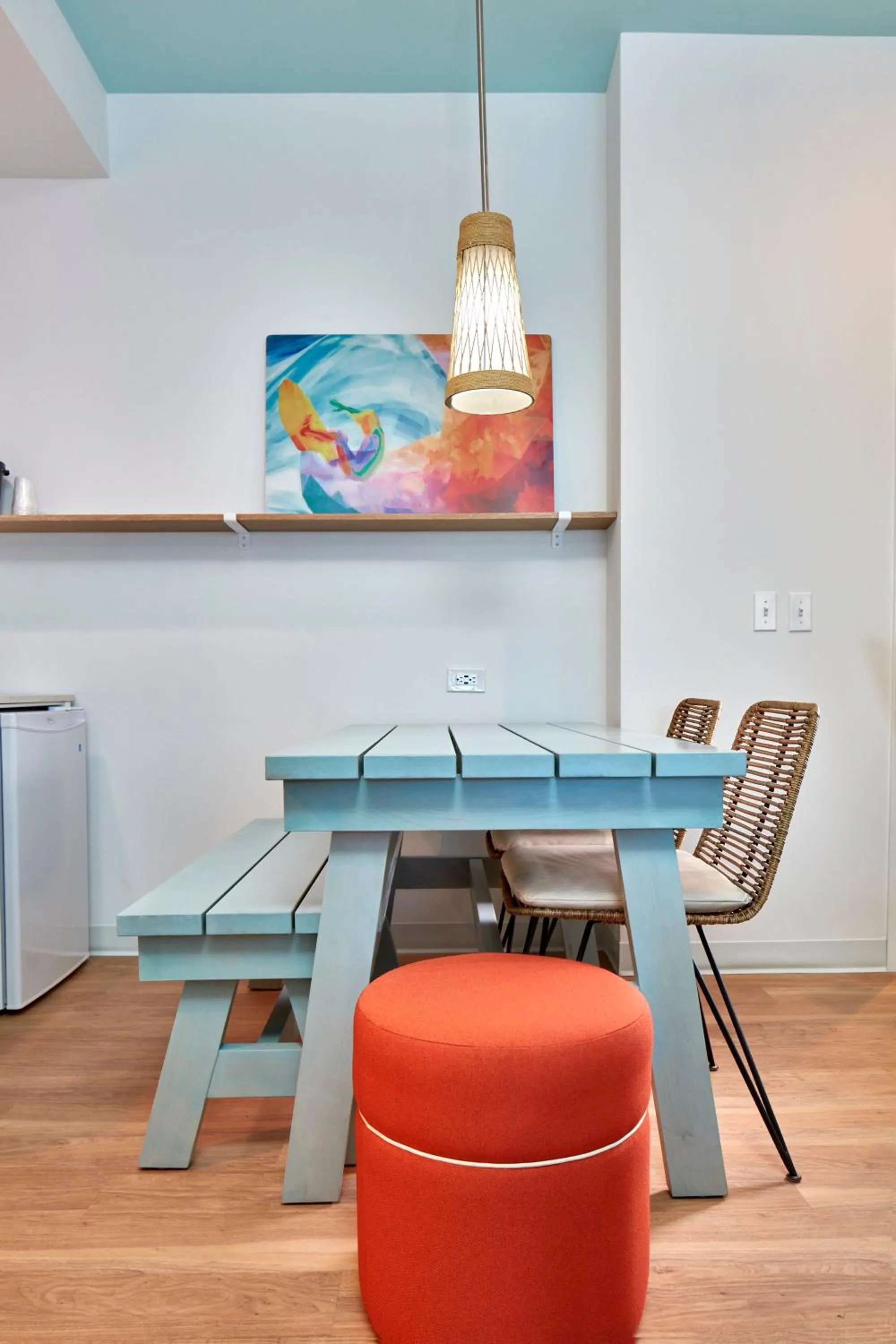 Kitchen or kitchenette in Universal's Endless Summer Resort - Surfside Inn and Suites