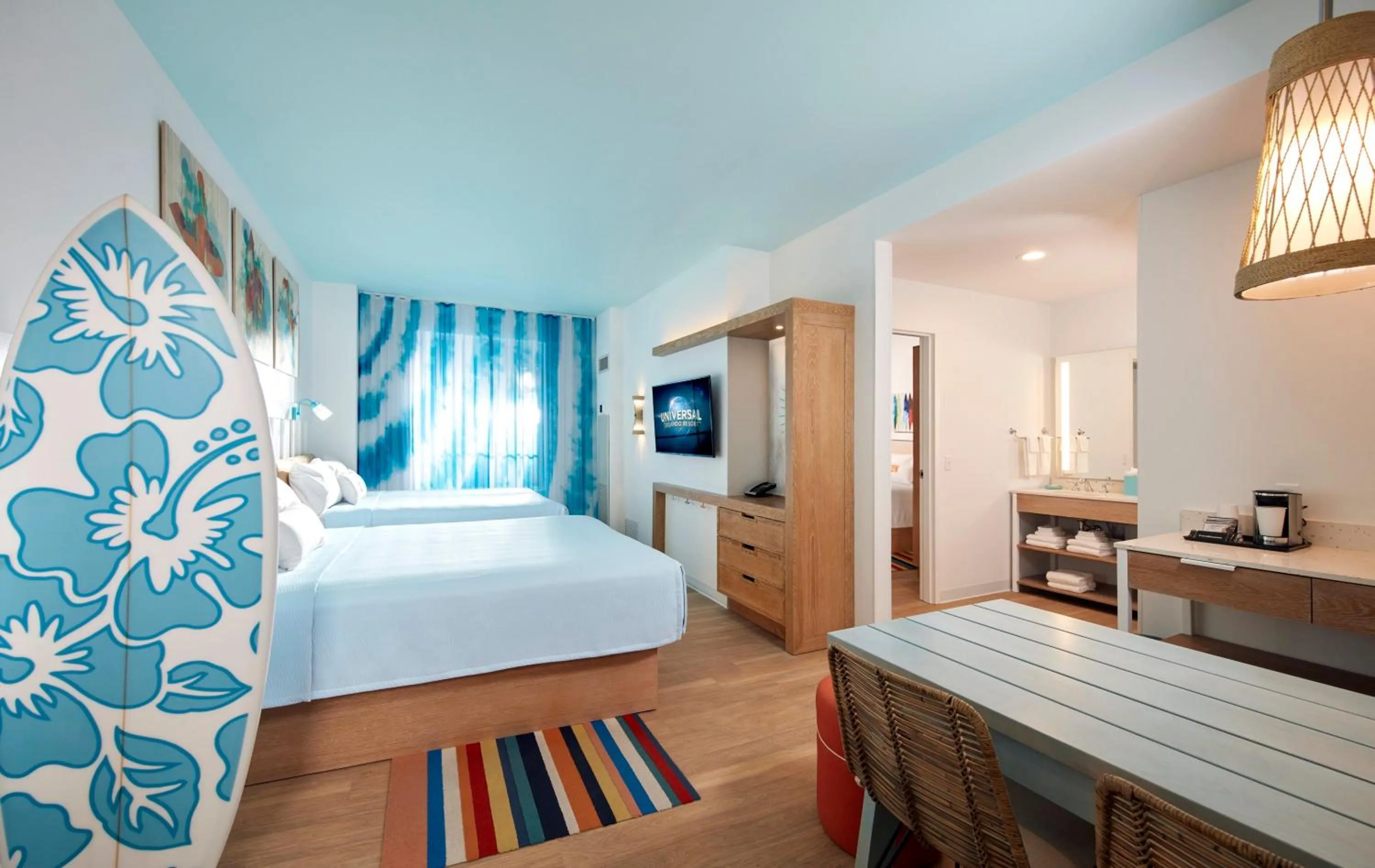 Bed in Universal's Endless Summer Resort - Surfside Inn and Suites