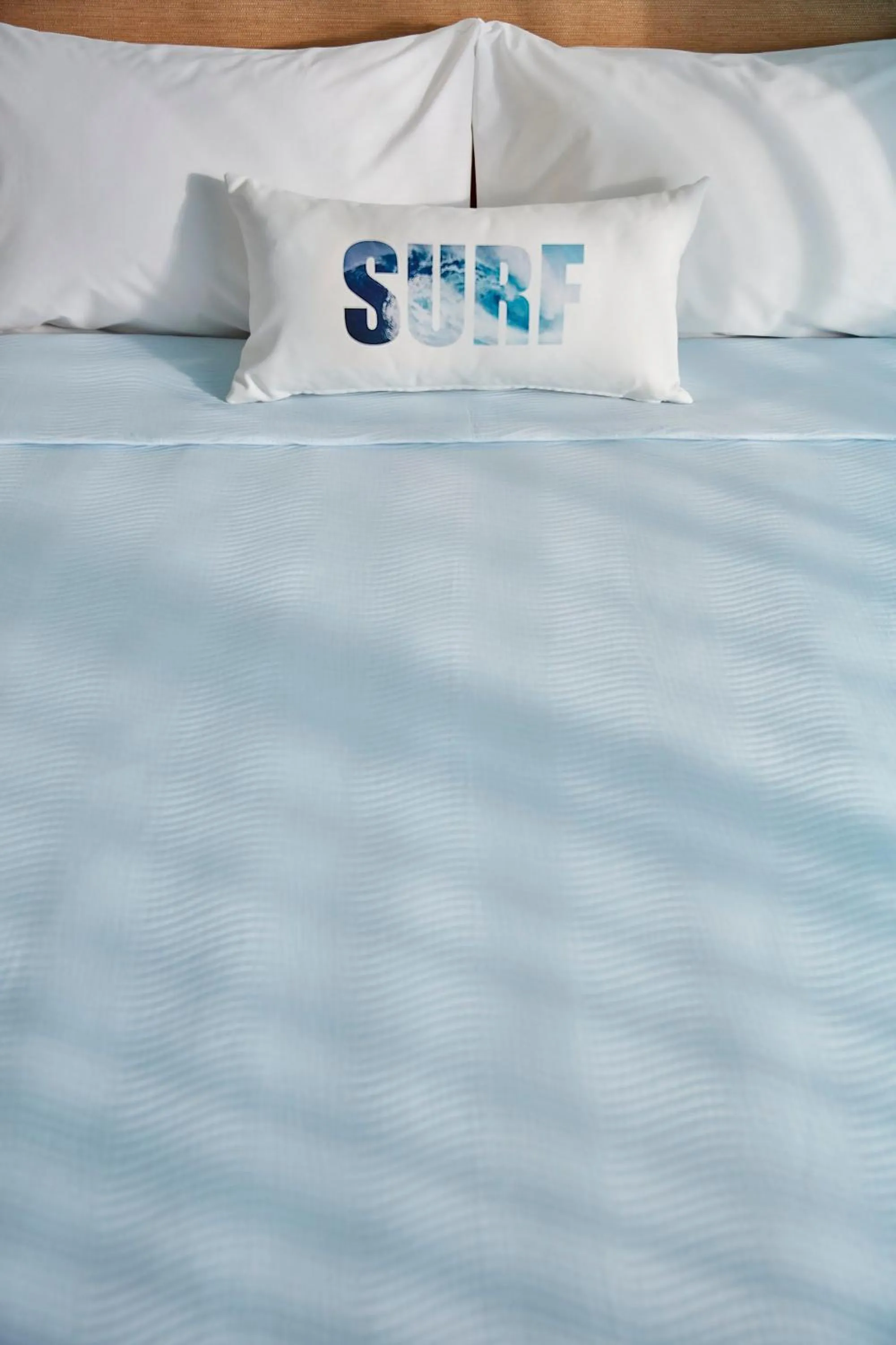 Bed in Universal's Endless Summer Resort - Surfside Inn and Suites