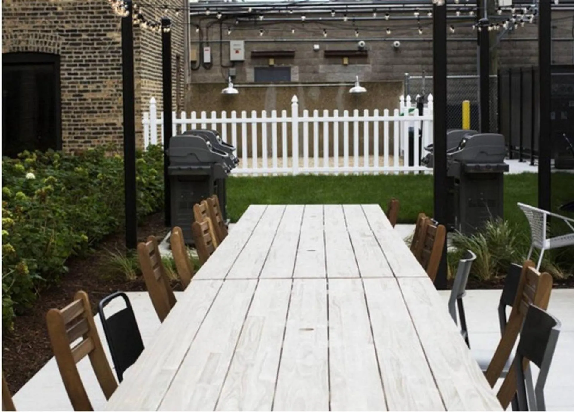 BBQ facilities in Uptown Gem