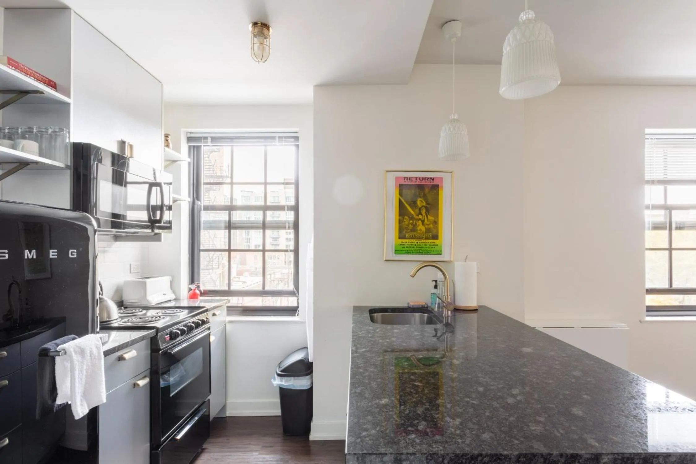 Coffee/tea facilities in Uptown Gem