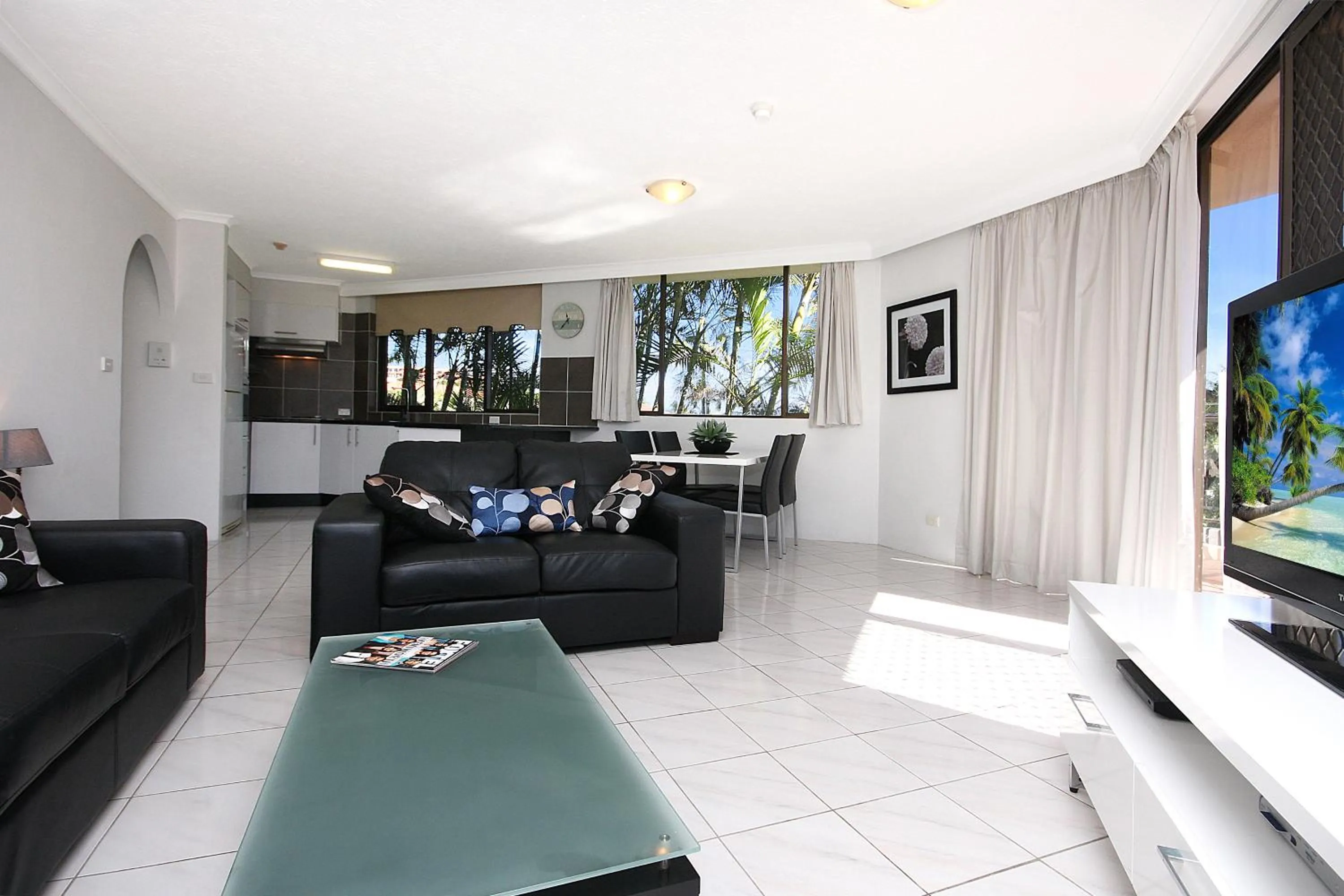 Living room in Spindrift on the Beach - Absolute Beachfront