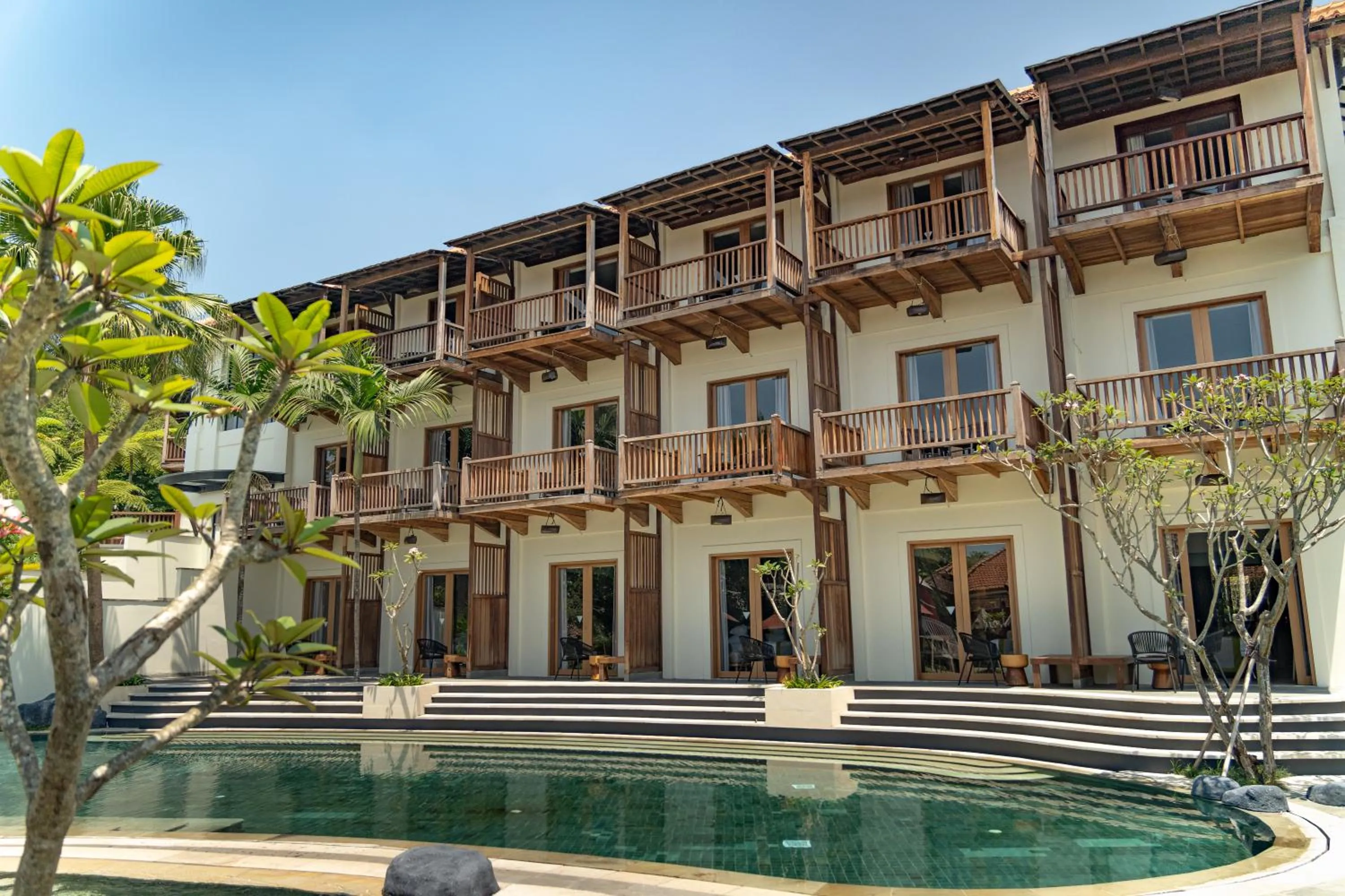 Swimming pool in Novus Giri Resort & Spa