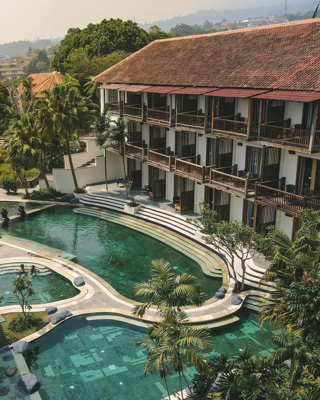 Swimming pool in Novus Giri Resort & Spa