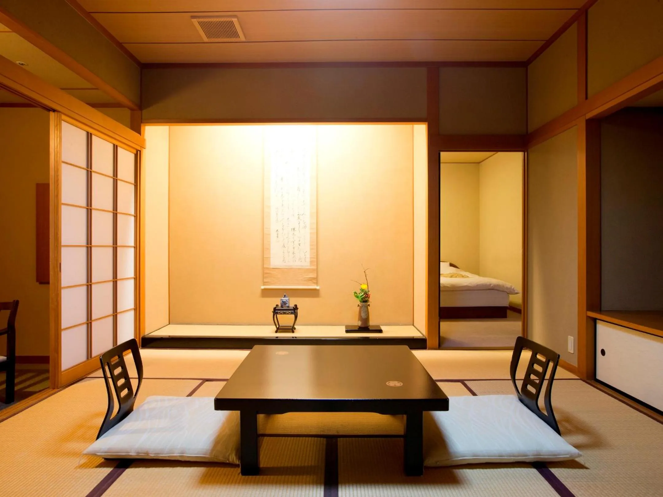Photo of the whole room, Bed in Matsusaki