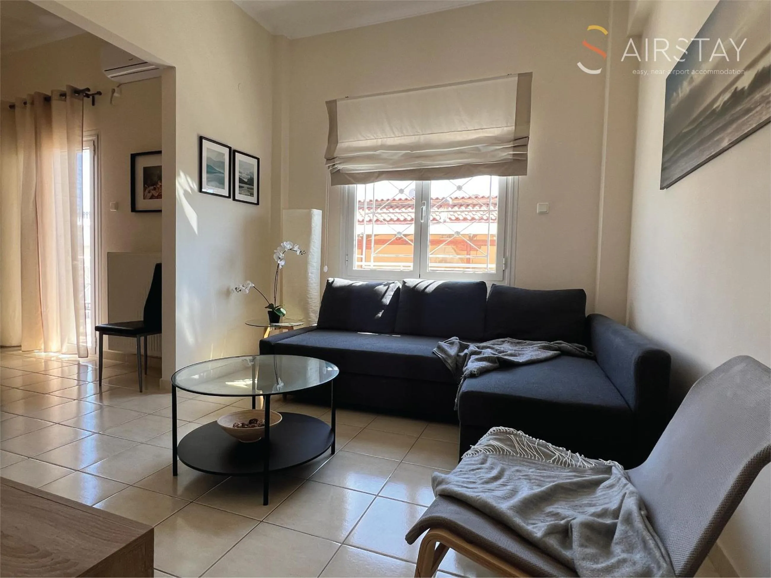 Living room in Nautilus Apartments Airport by Airstay