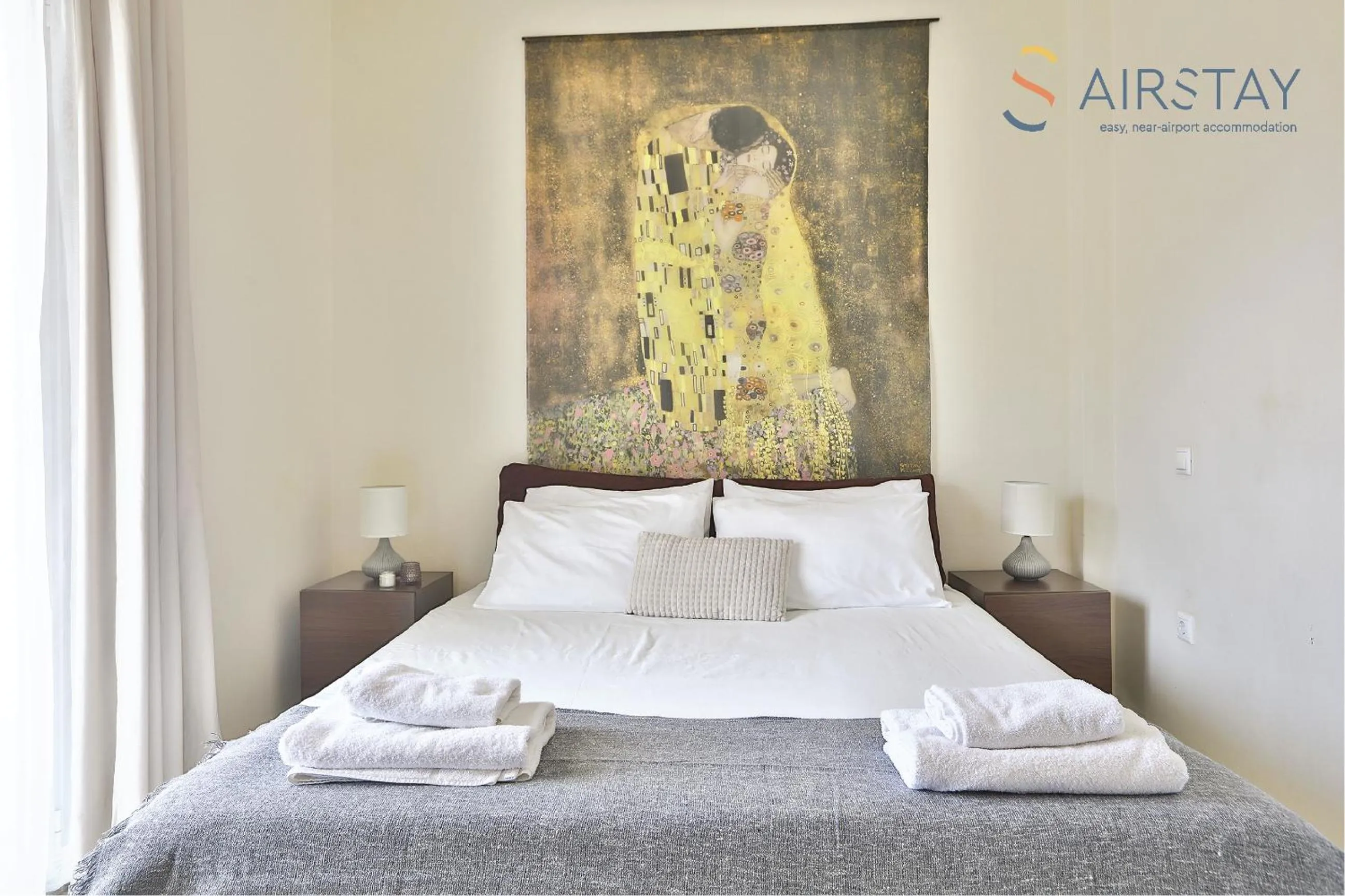 Bed in Nautilus Apartments Airport by Airstay