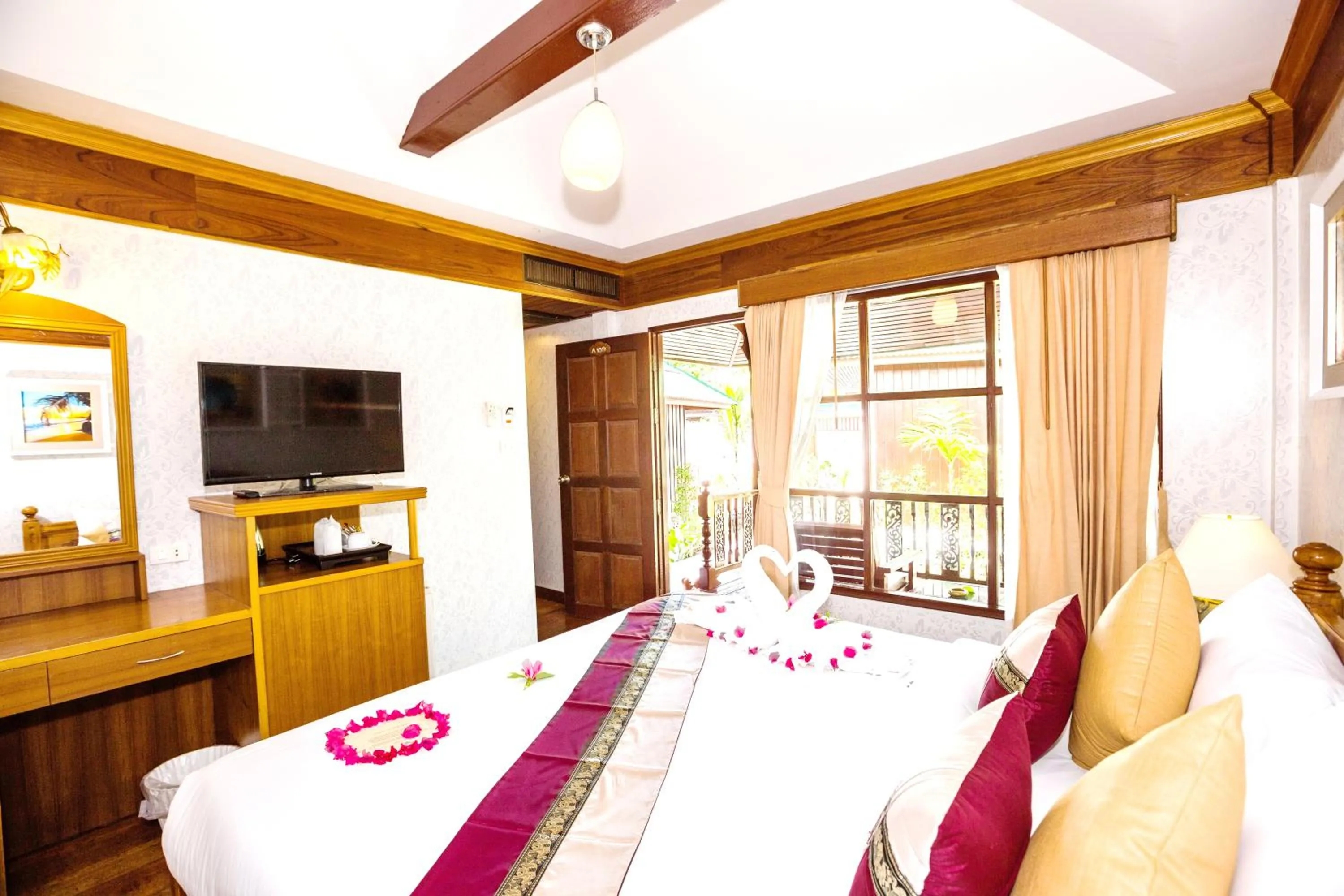 Bedroom, Bed in Lamai Coconut Beach Resort