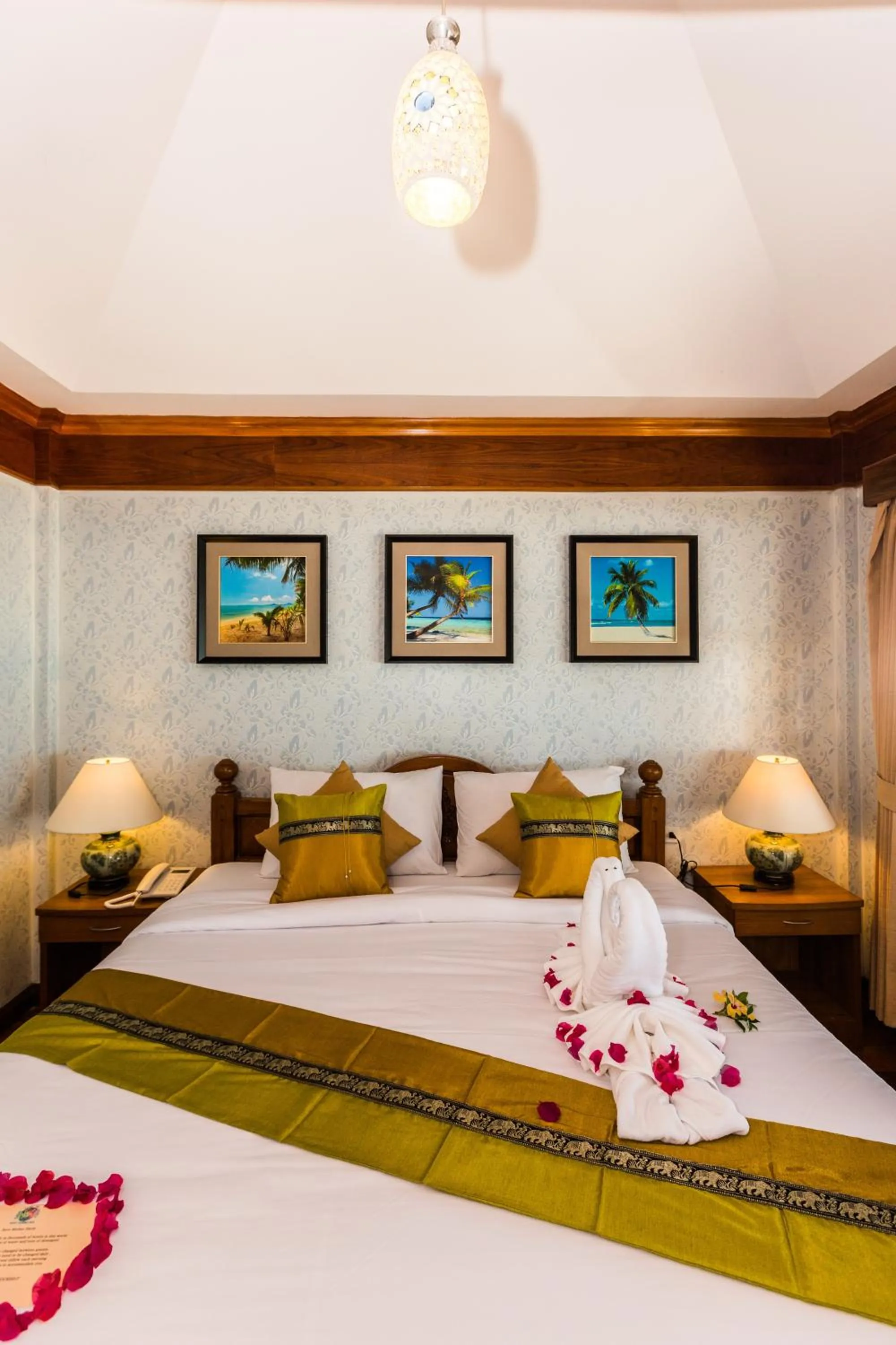 Bedroom, Bed in Lamai Coconut Beach Resort