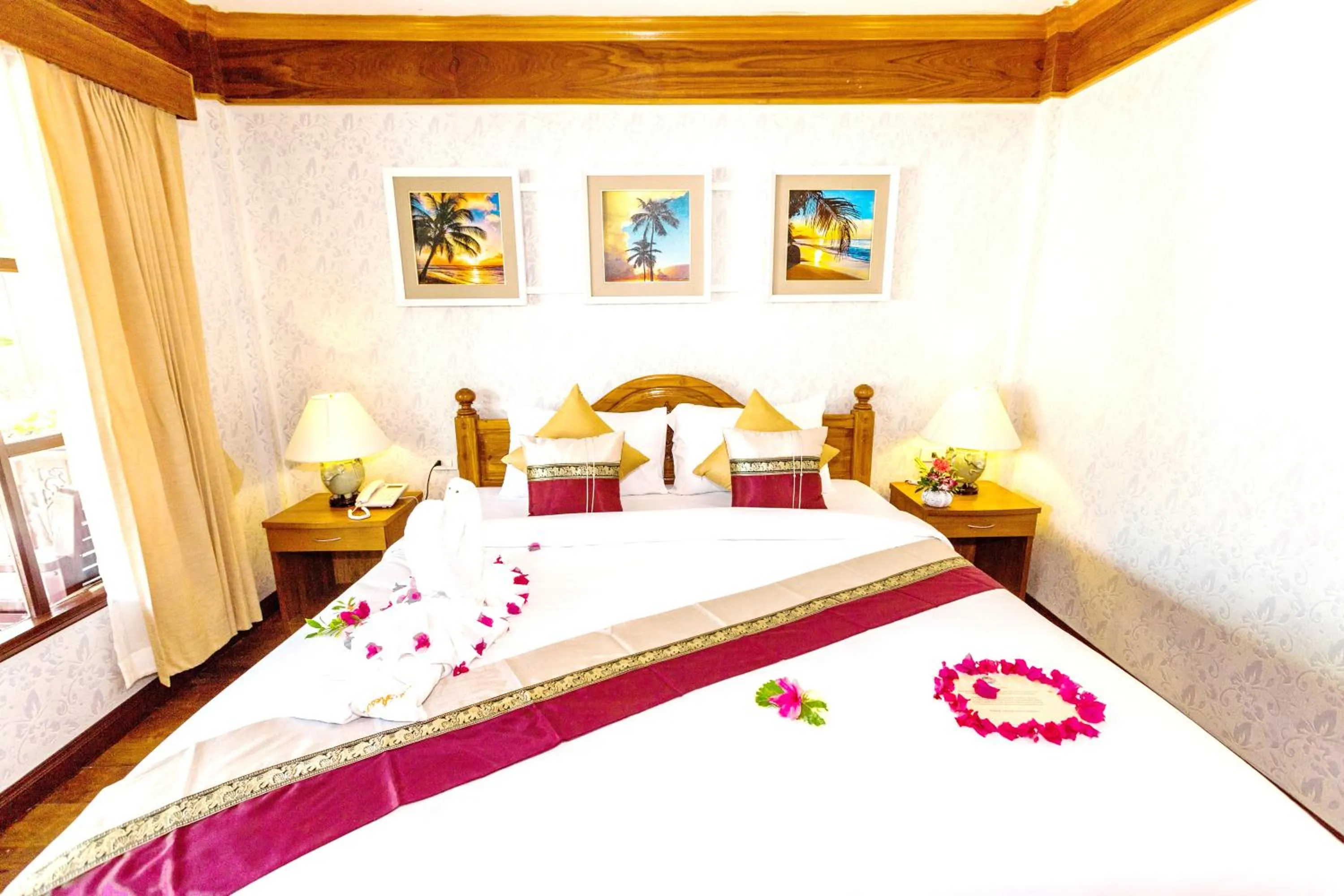 Bedroom, Bed in Lamai Coconut Beach Resort