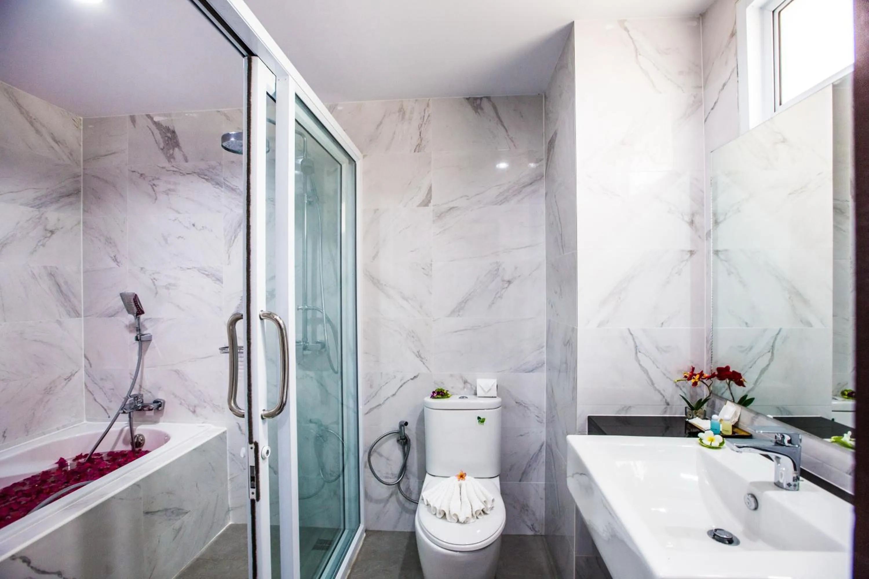 Shower in Lamai Coconut Beach Resort