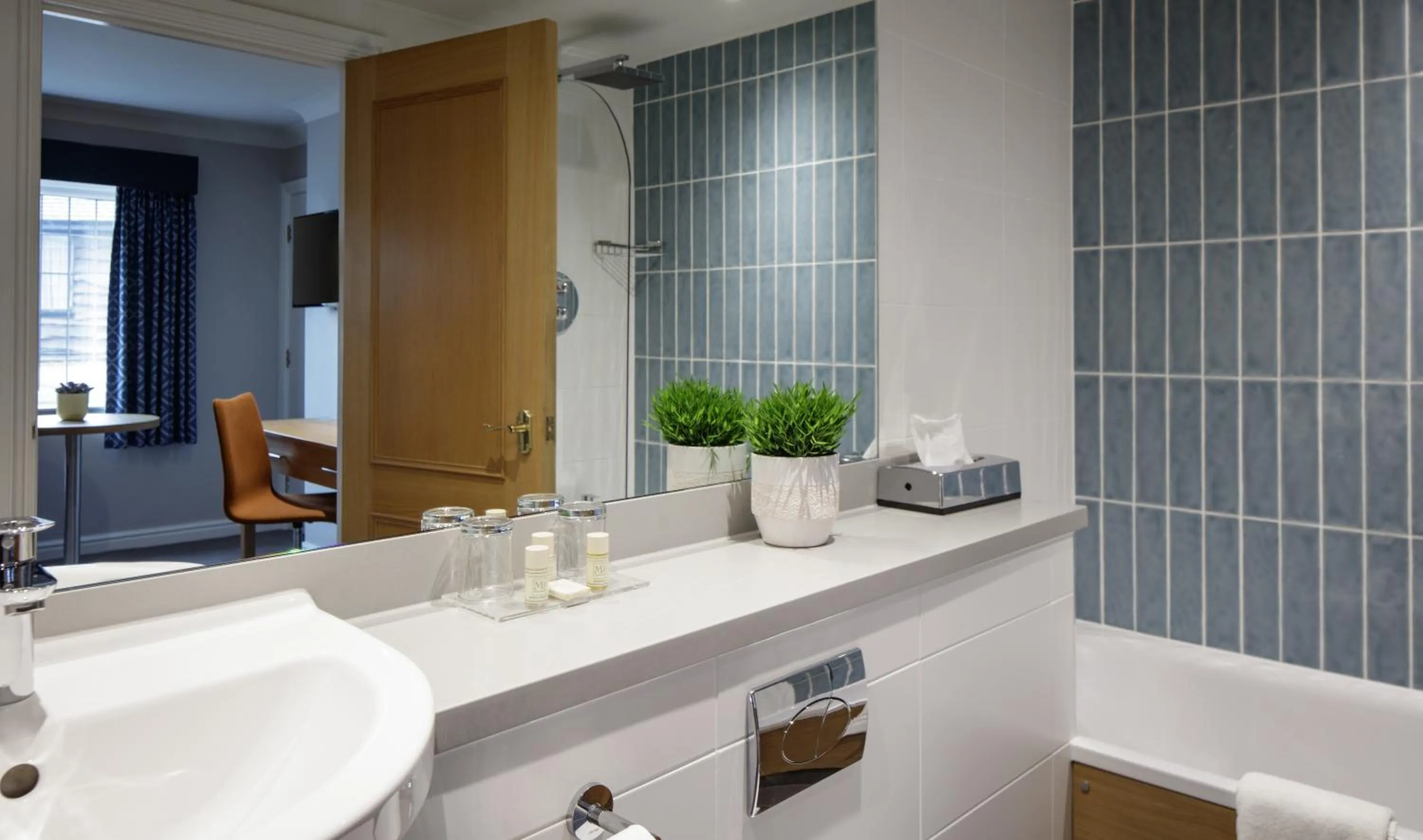 Bathroom in Sketchley Grange Hotel & Spa