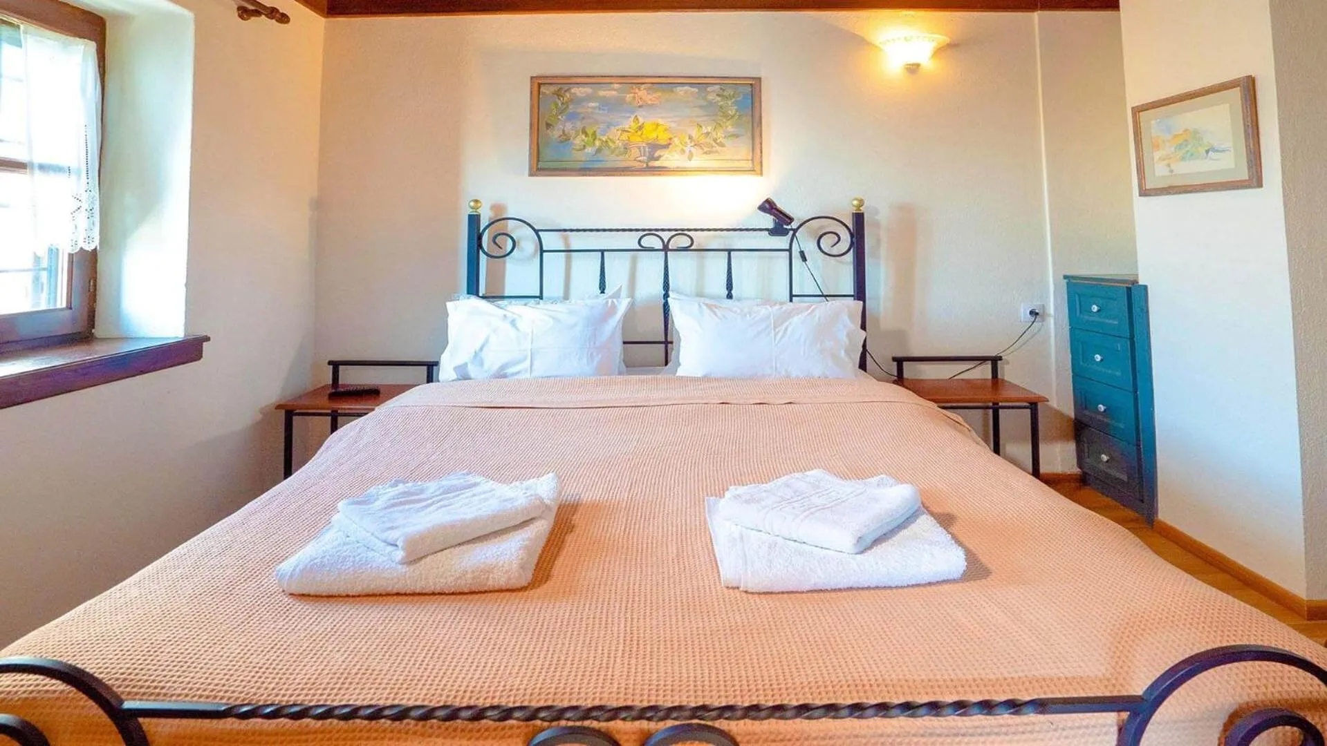 Bed in Chrissi Nefeli