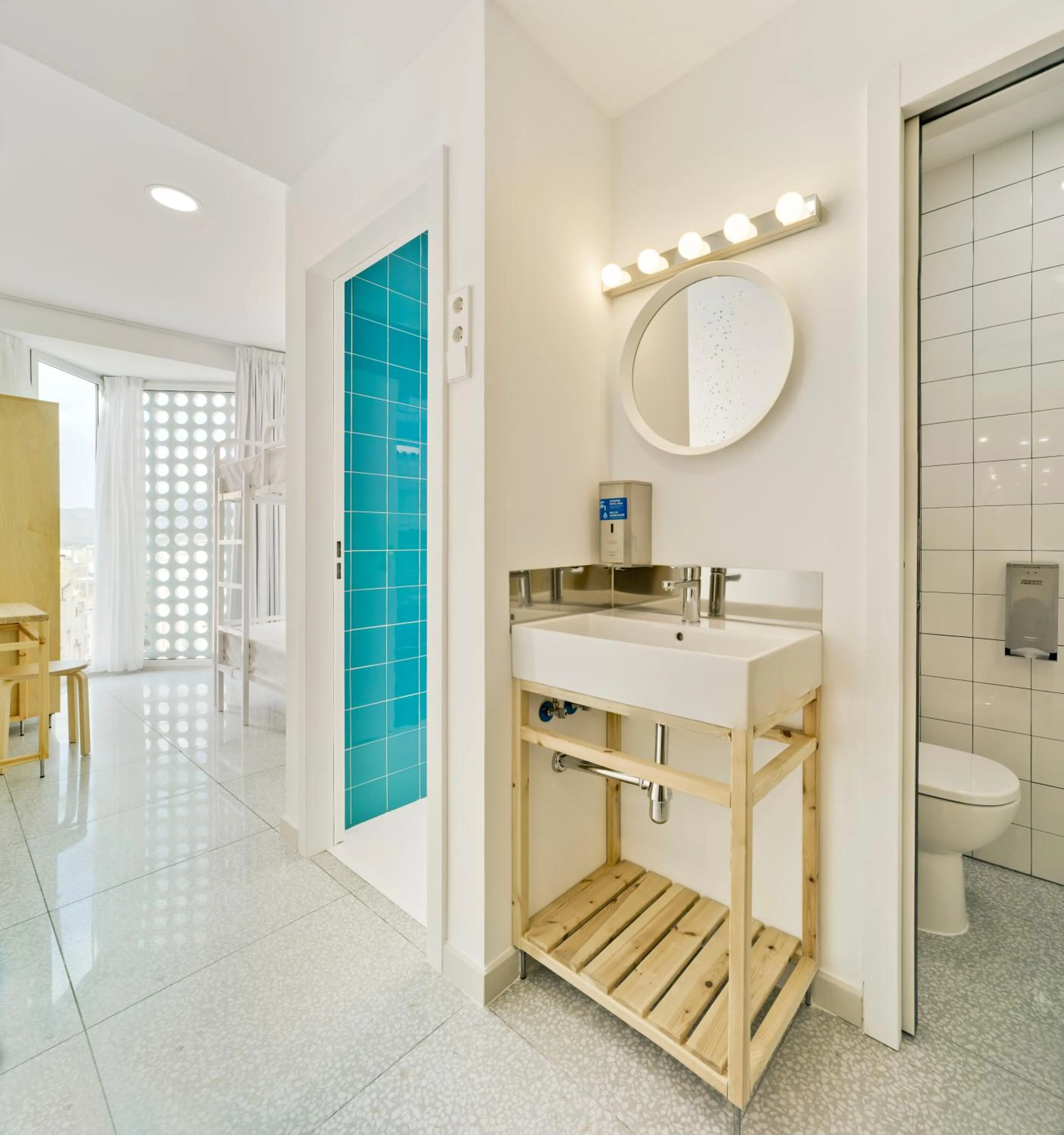 Shower in Loop INN Hostel Cartagena