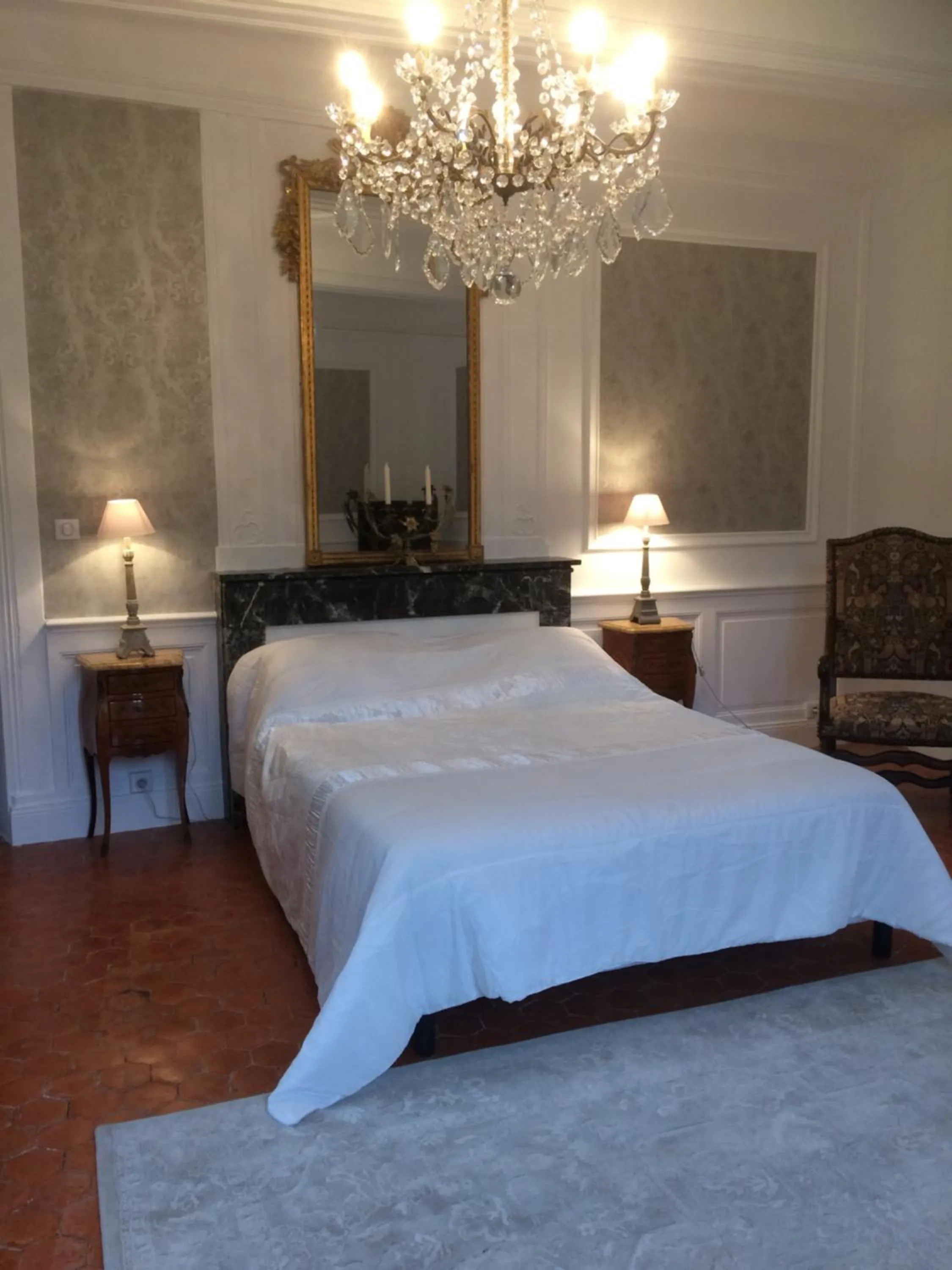 Photo of the whole room in Château de la Cazette