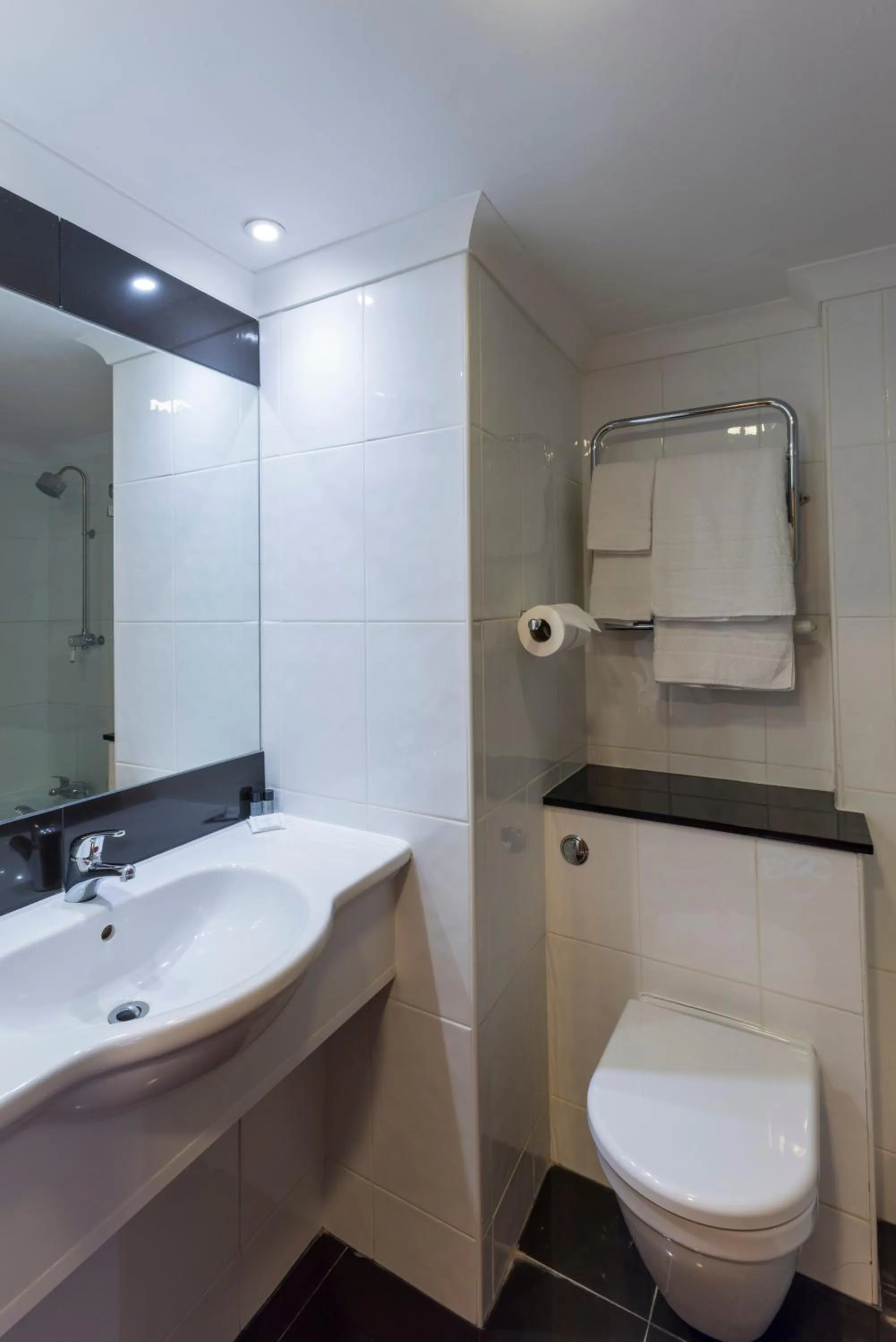 Lakeside International Hotel