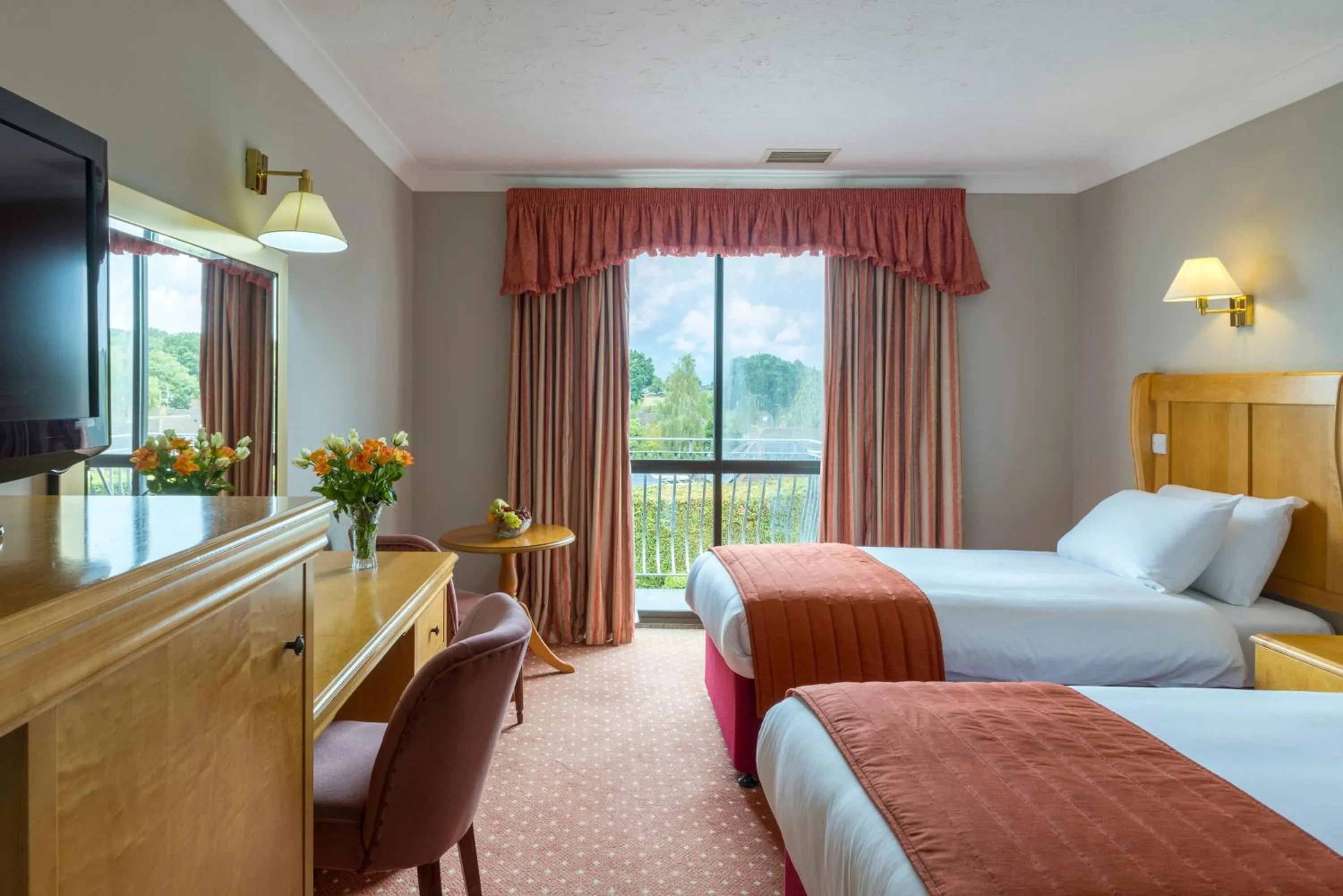 Bed in Lakeside International Hotel