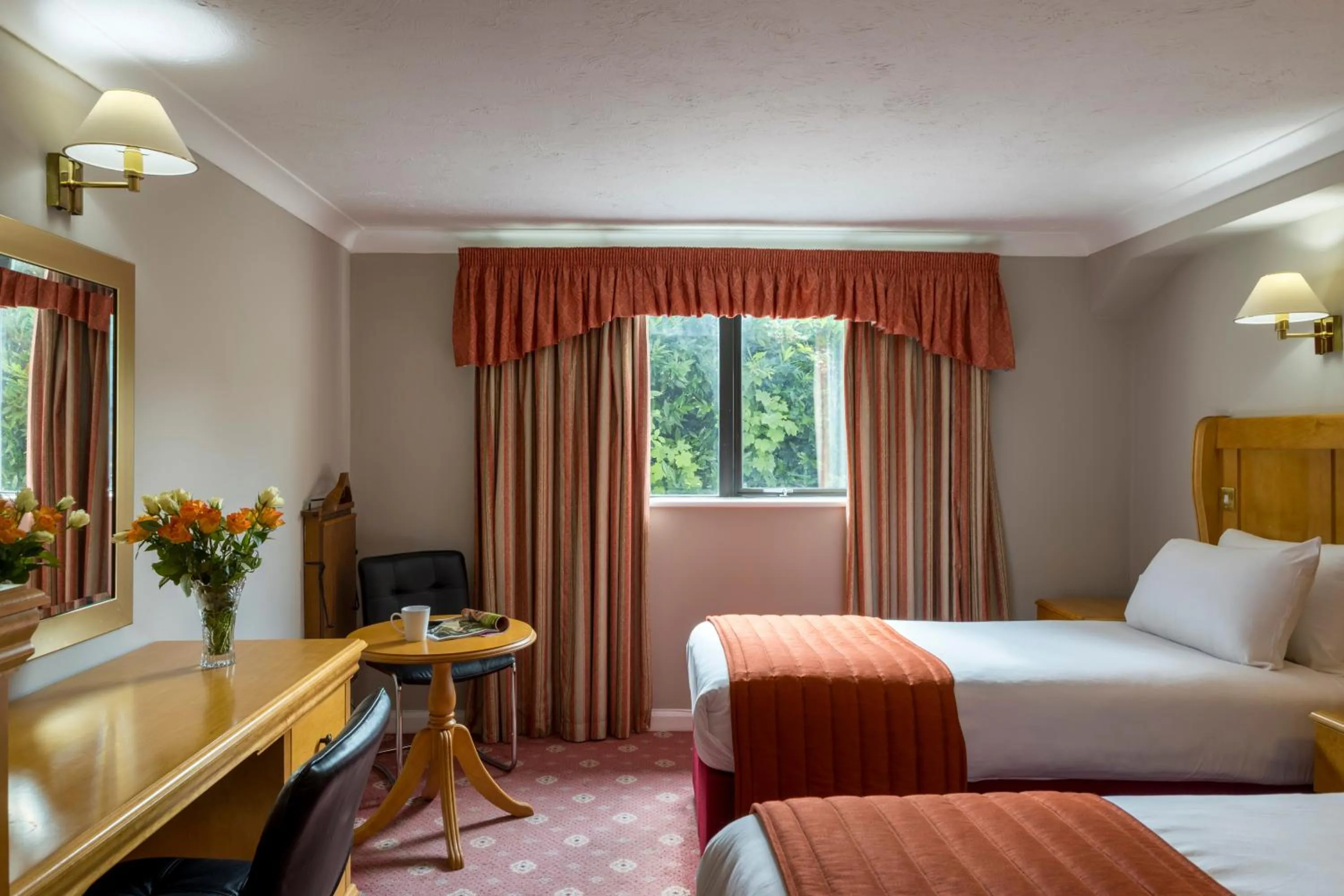 Bed in Lakeside International Hotel