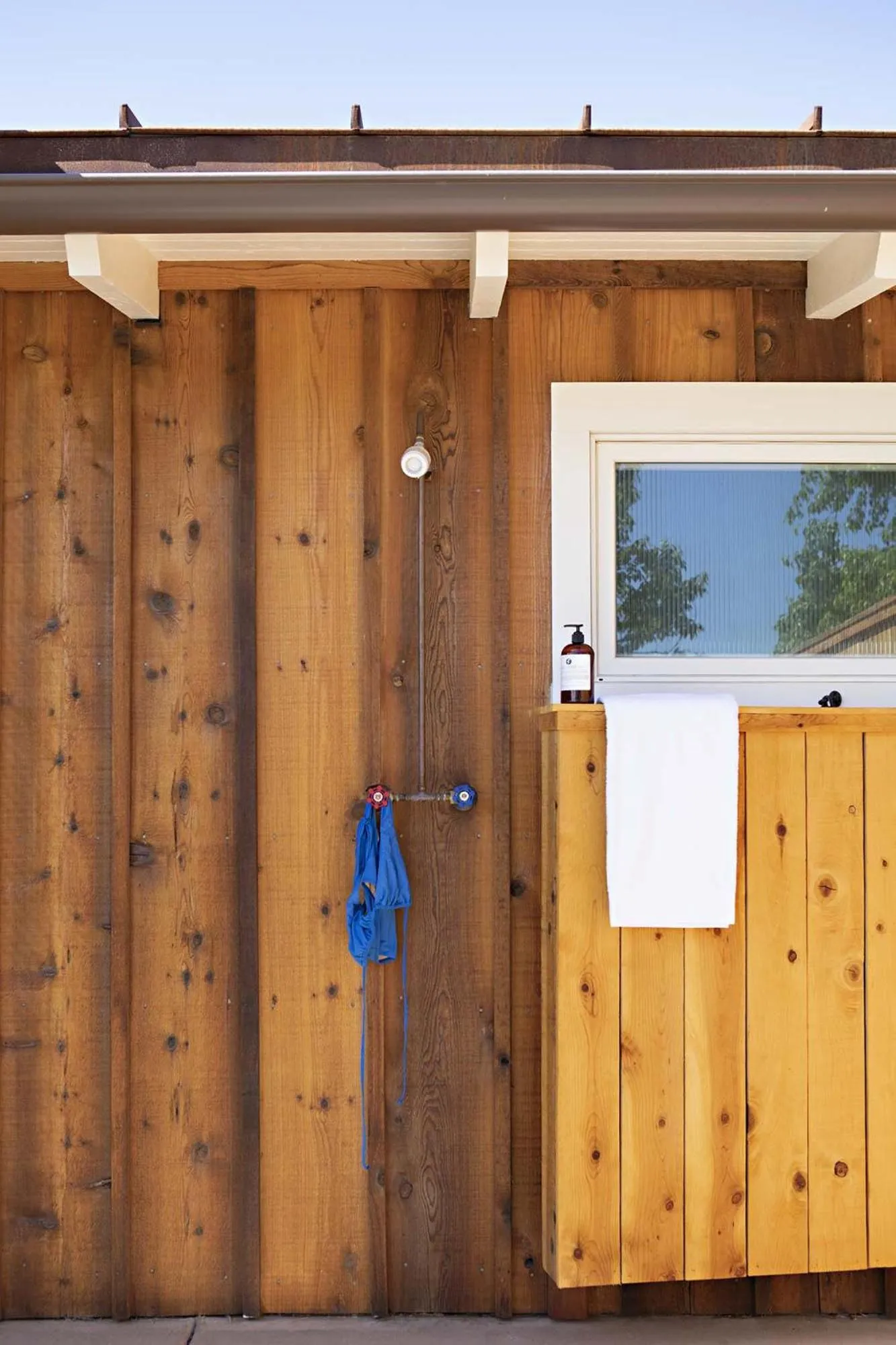 Shower in Skyview Los Alamos - 21 & Over Pool