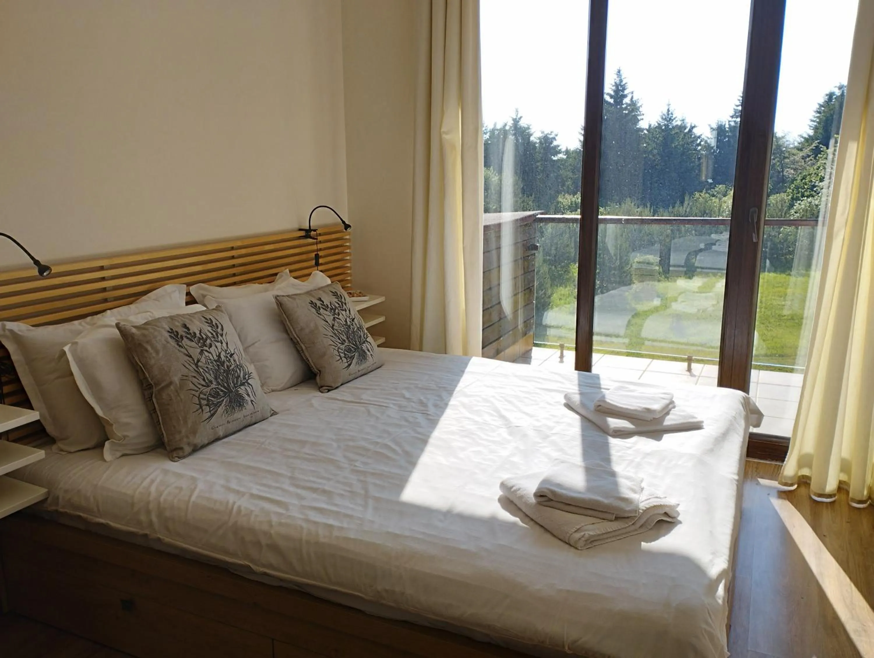 Bed in Chamkoria Chalets