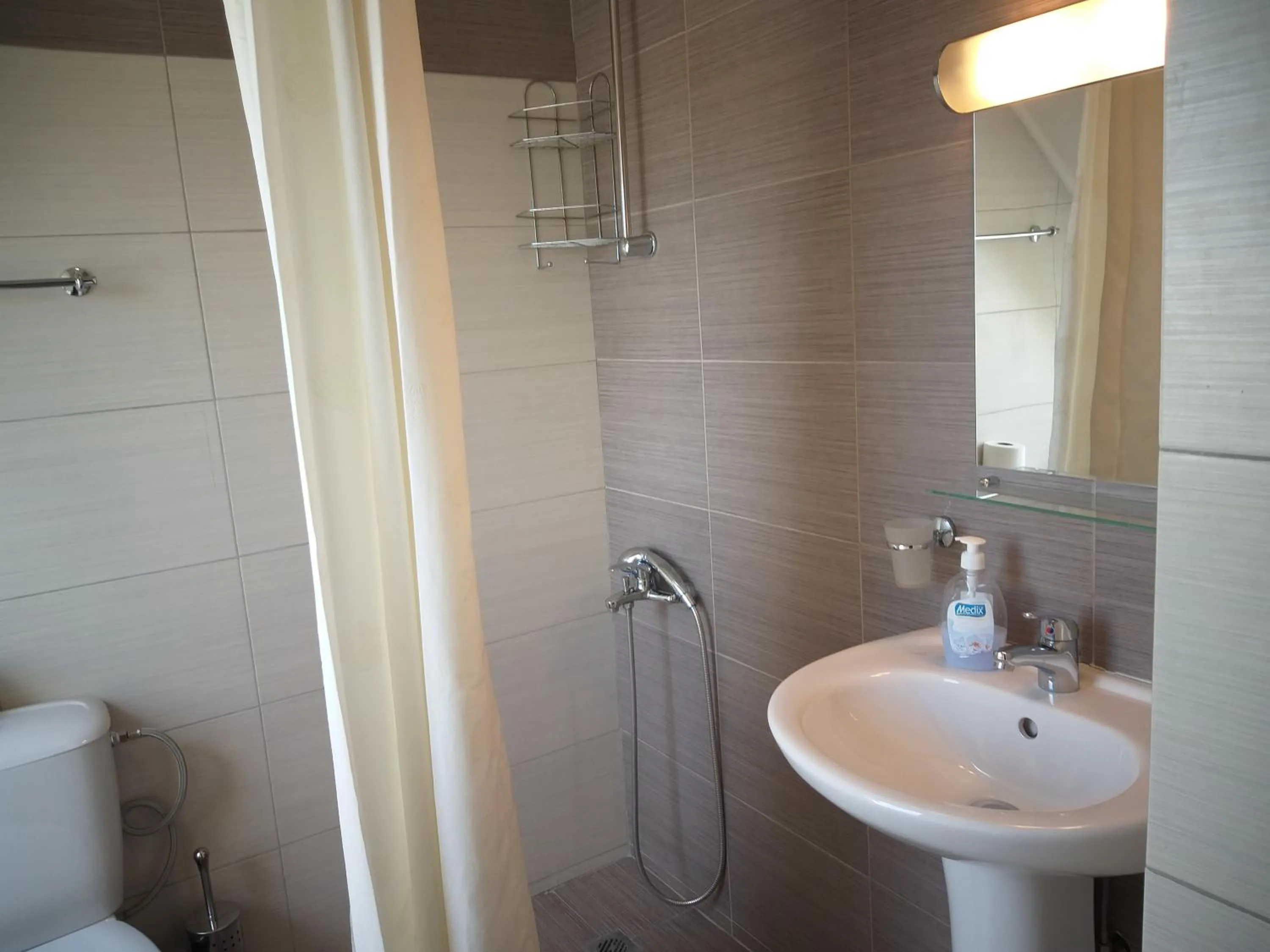 Shower in Chamkoria Chalets