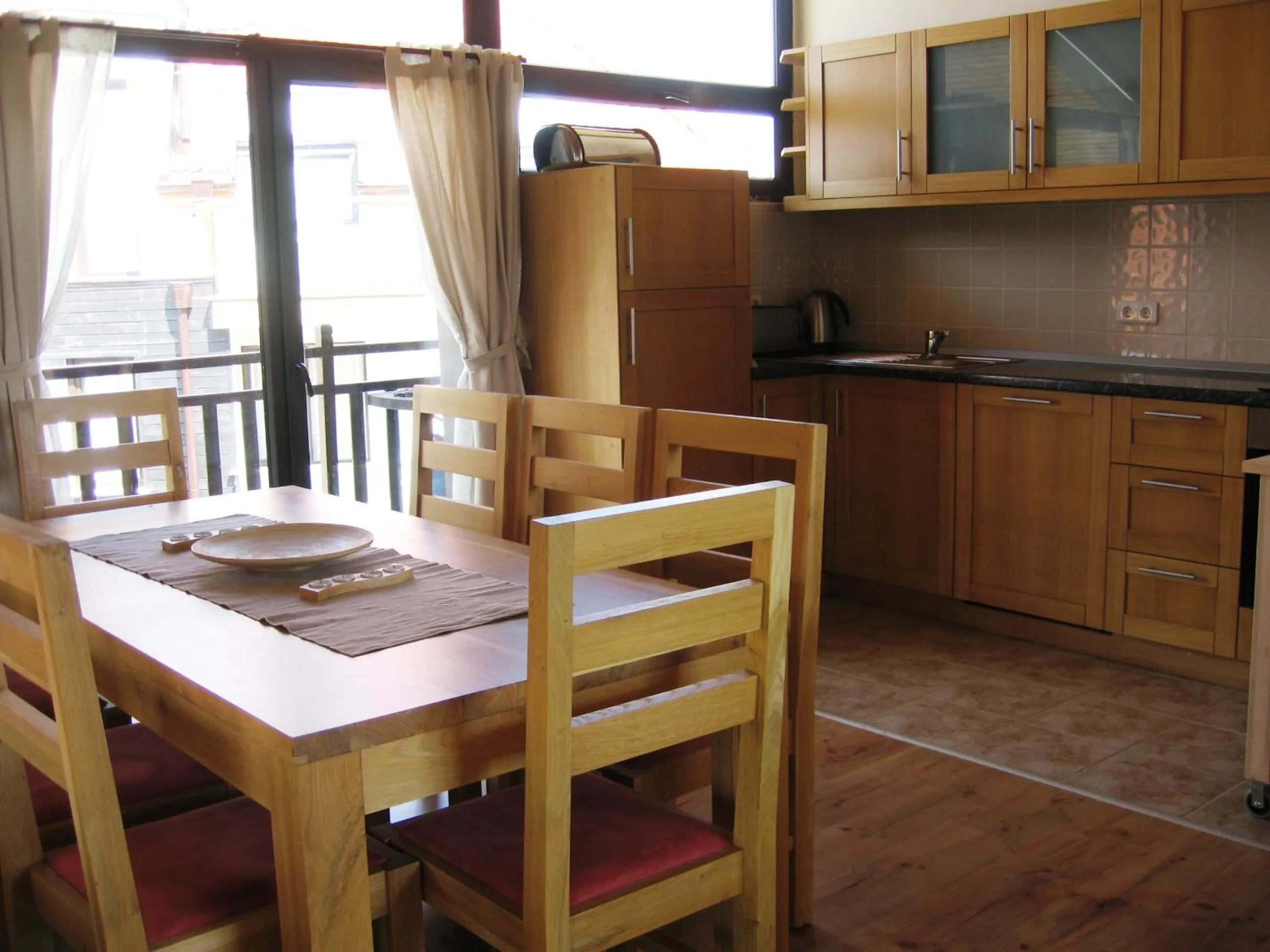 Kitchen or kitchenette in Chamkoria Chalets