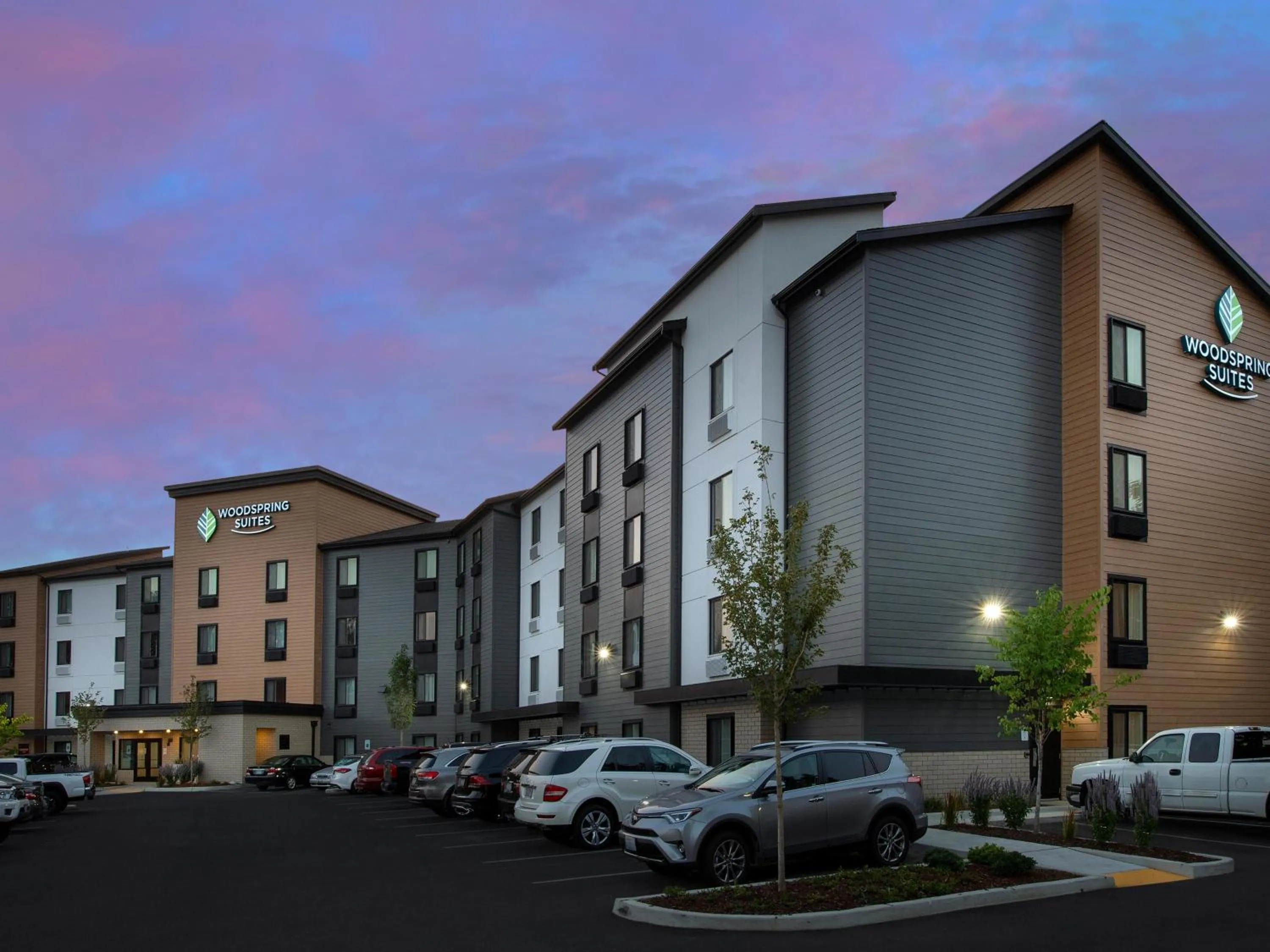 Property building in WoodSpring Suites Seattle Tukwila