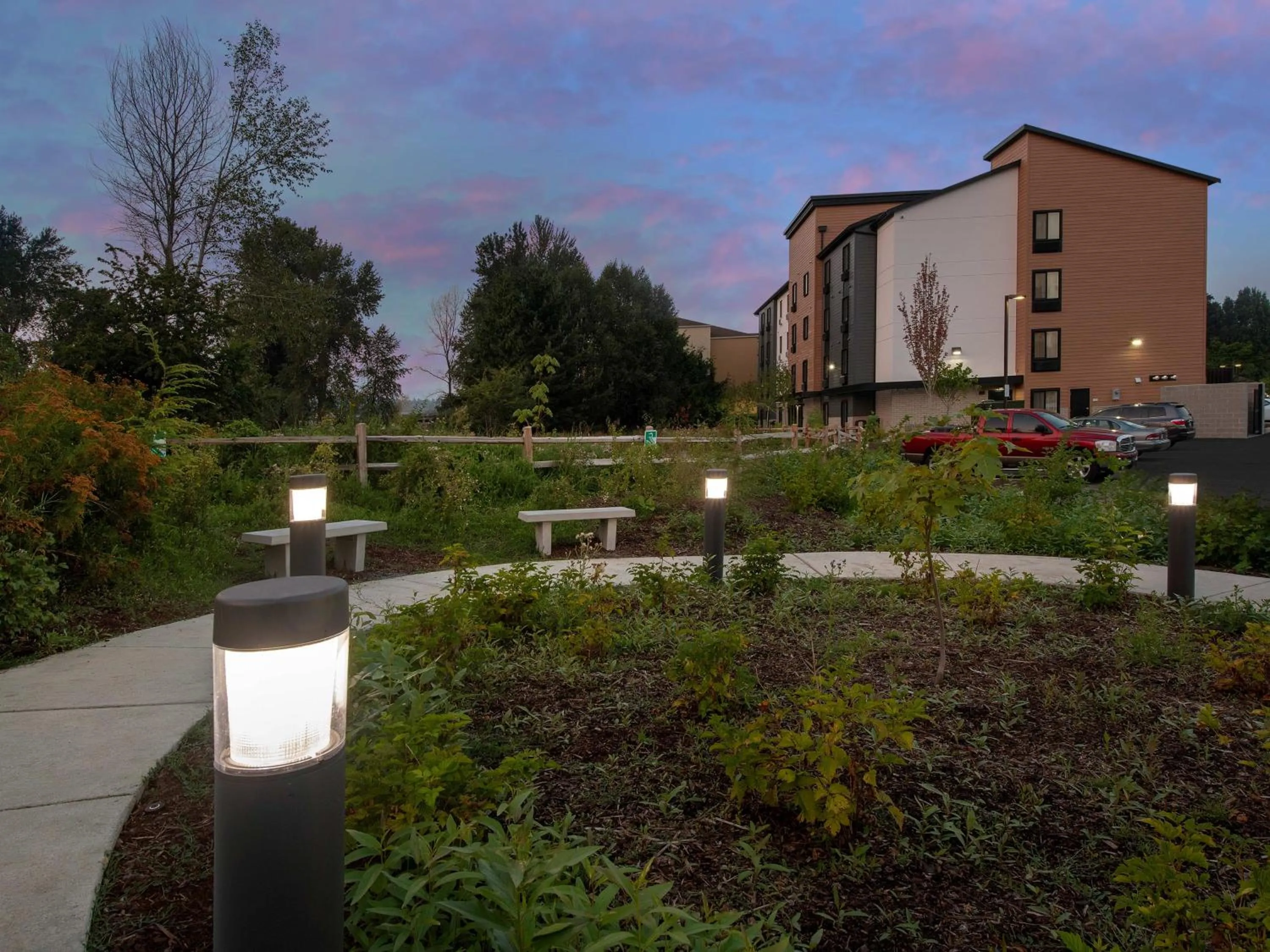 Property building in WoodSpring Suites Seattle Tukwila