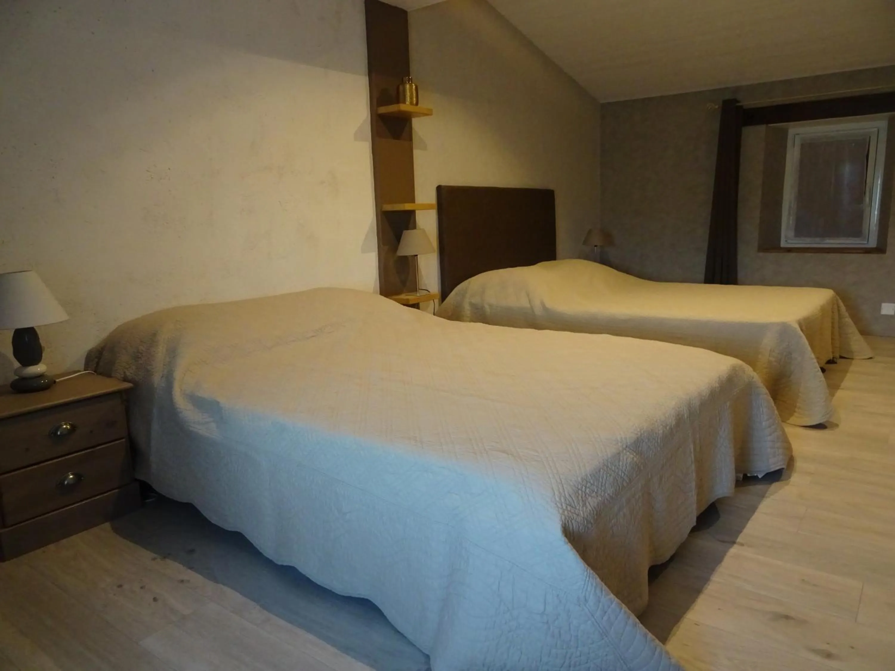 Bedroom, Bed in La Lauriére