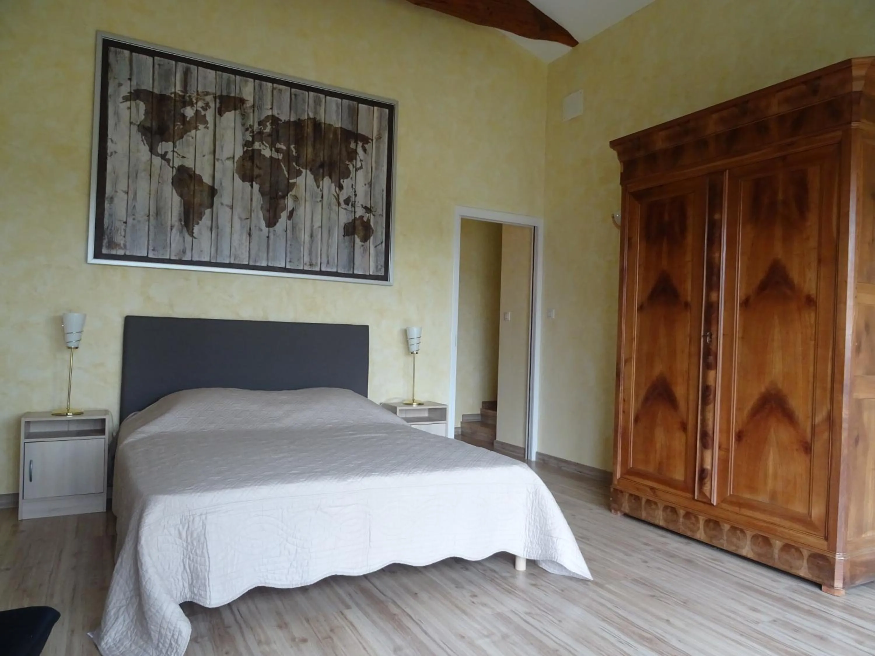 Bedroom, Bed in La Lauriére