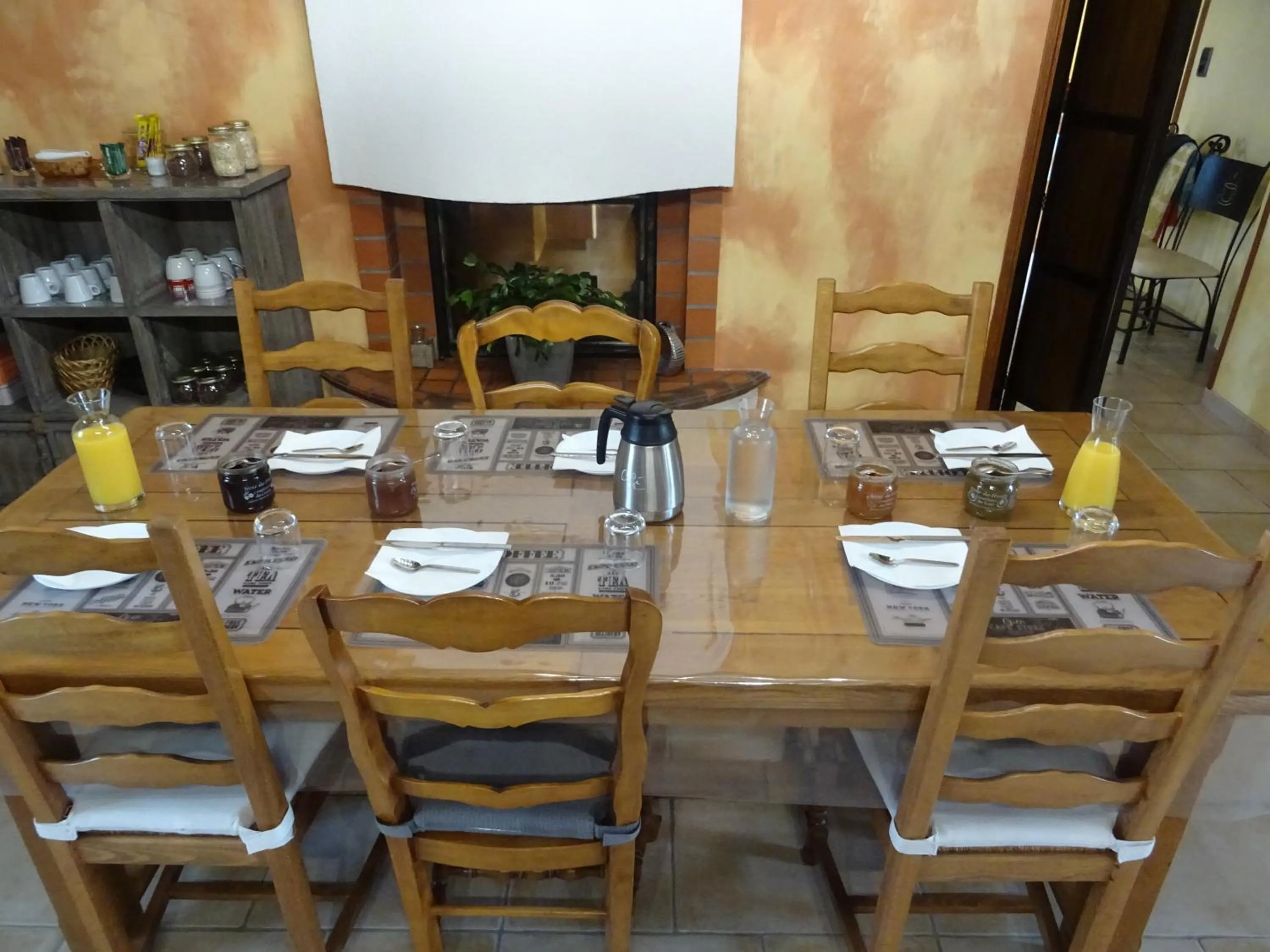 Breakfast in La Lauriére