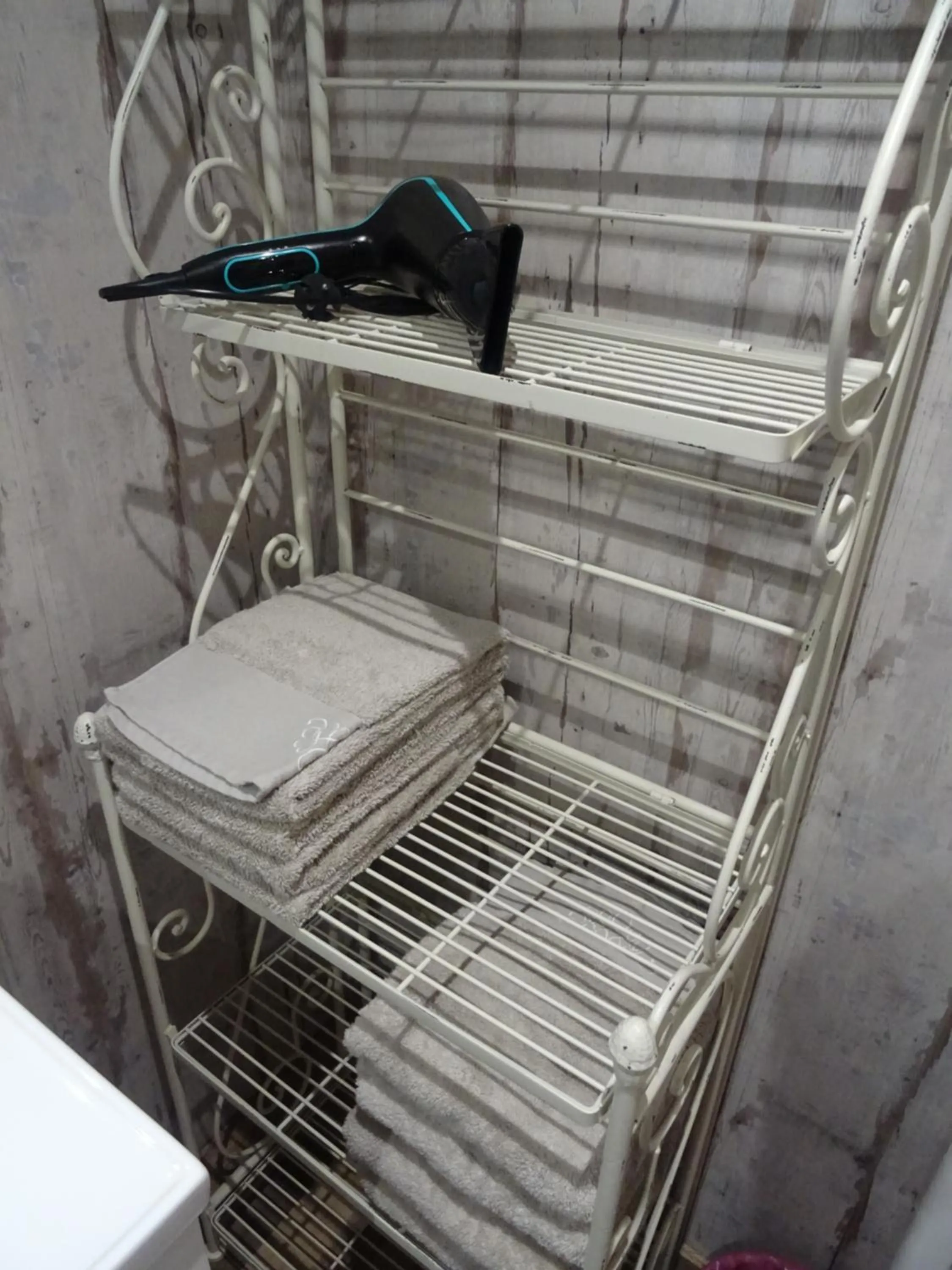 Bathroom in La Lauriére