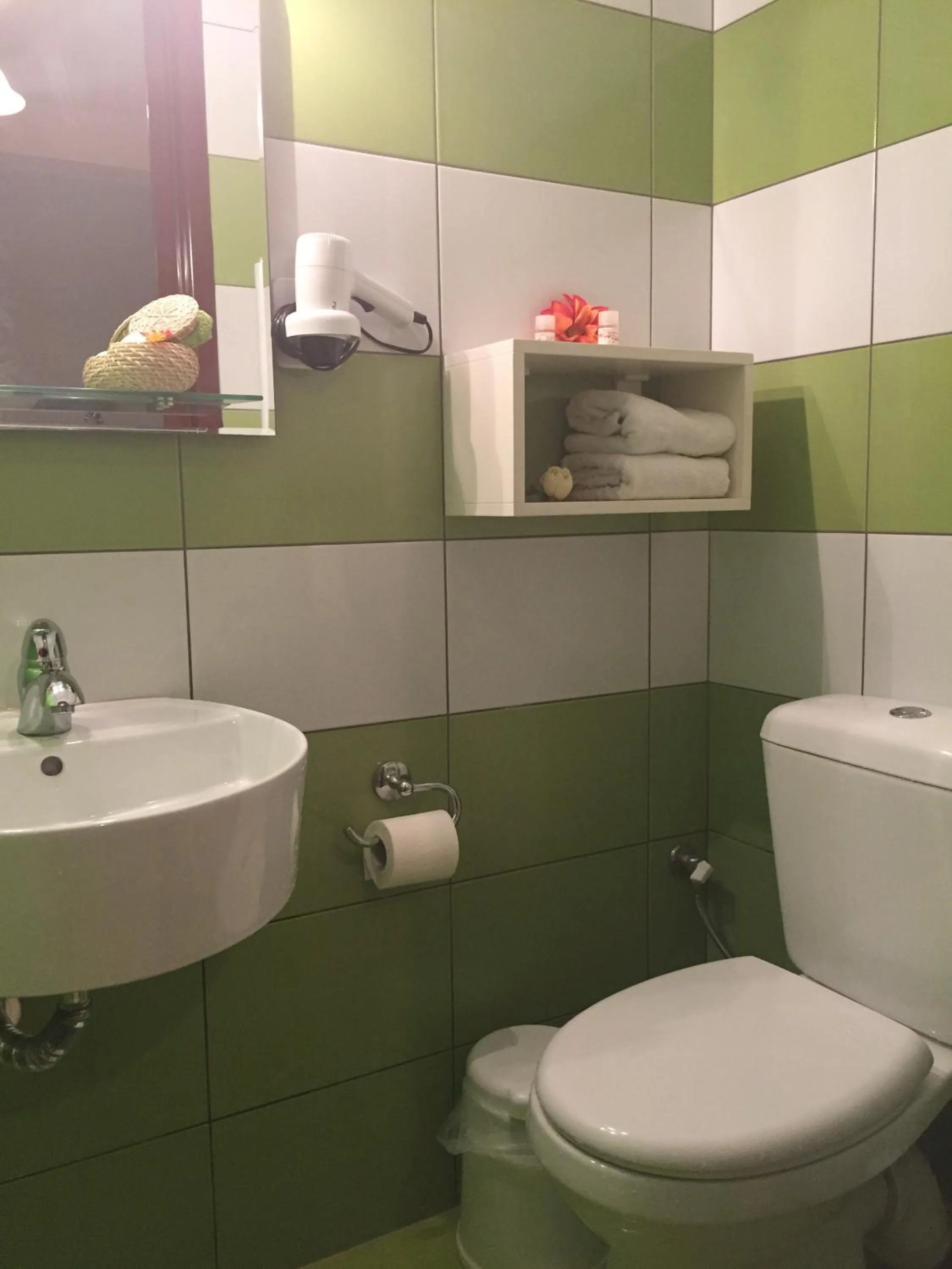 Bathroom in Hotel Karagianni