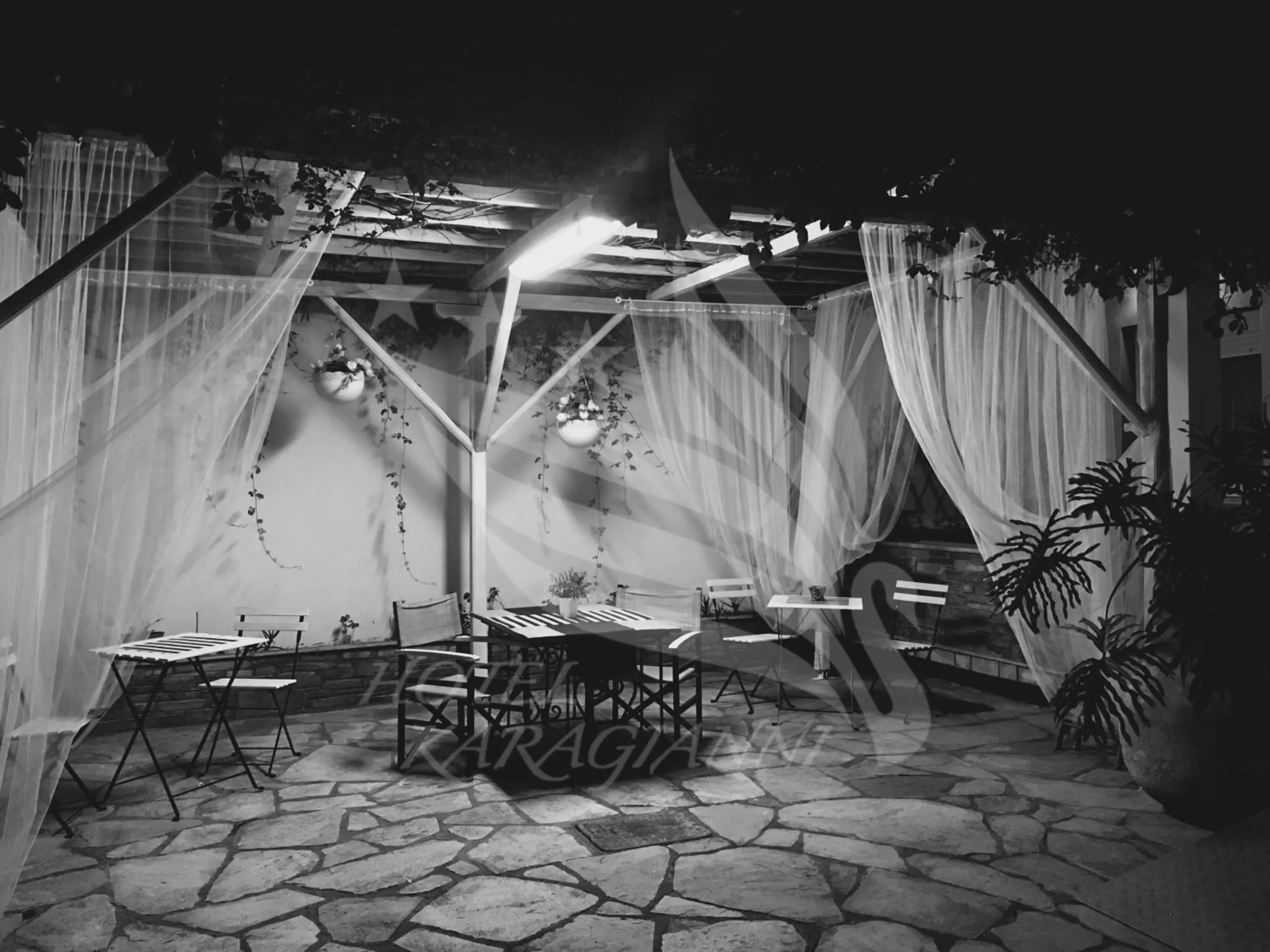 Patio in Hotel Karagianni