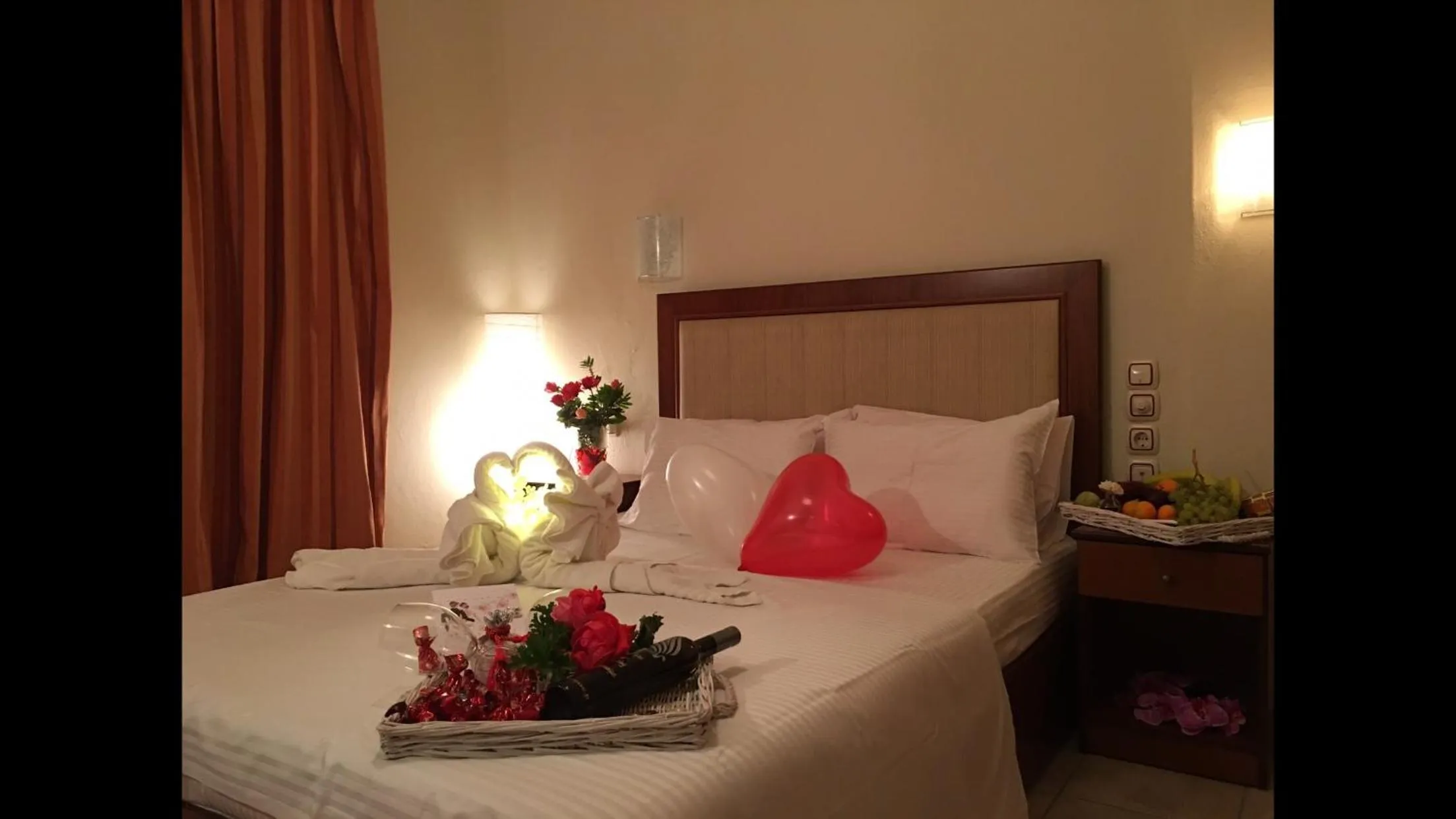 Bed in Hotel Karagianni