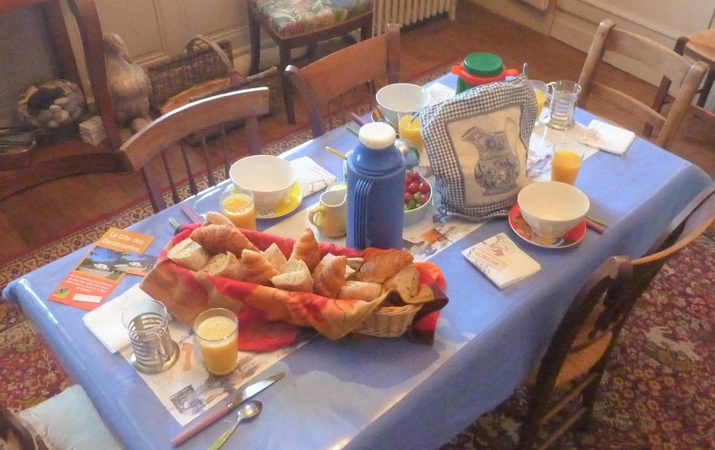 Dining area in Les chambres des Demoiselles