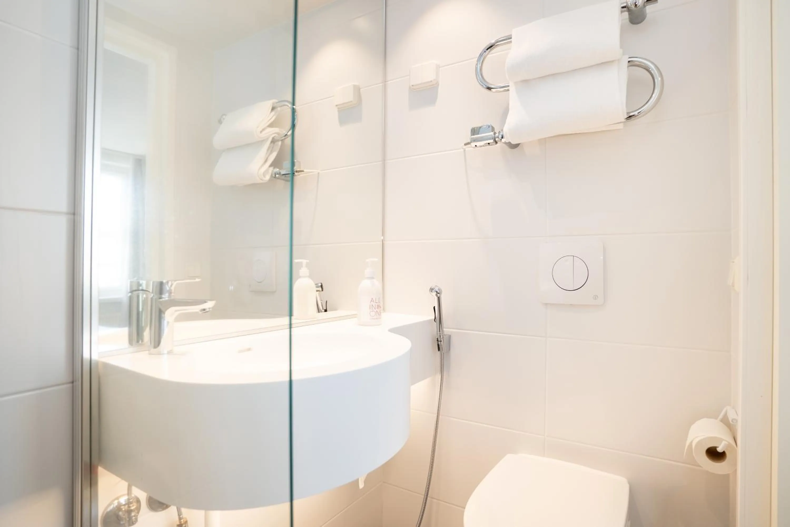 Shower in Omena Hotel Jyväskylä