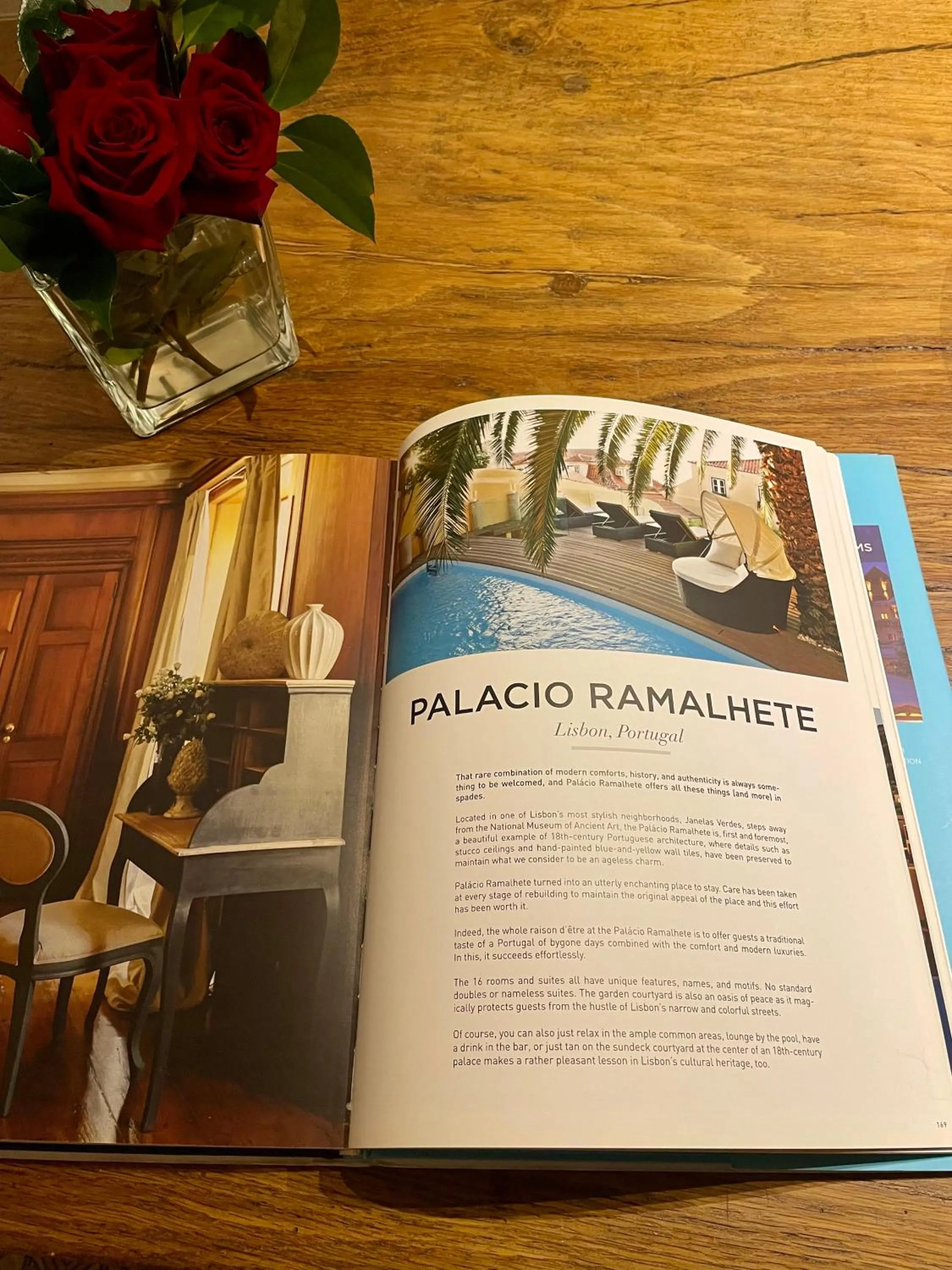 Text overlay in Palacio Ramalhete