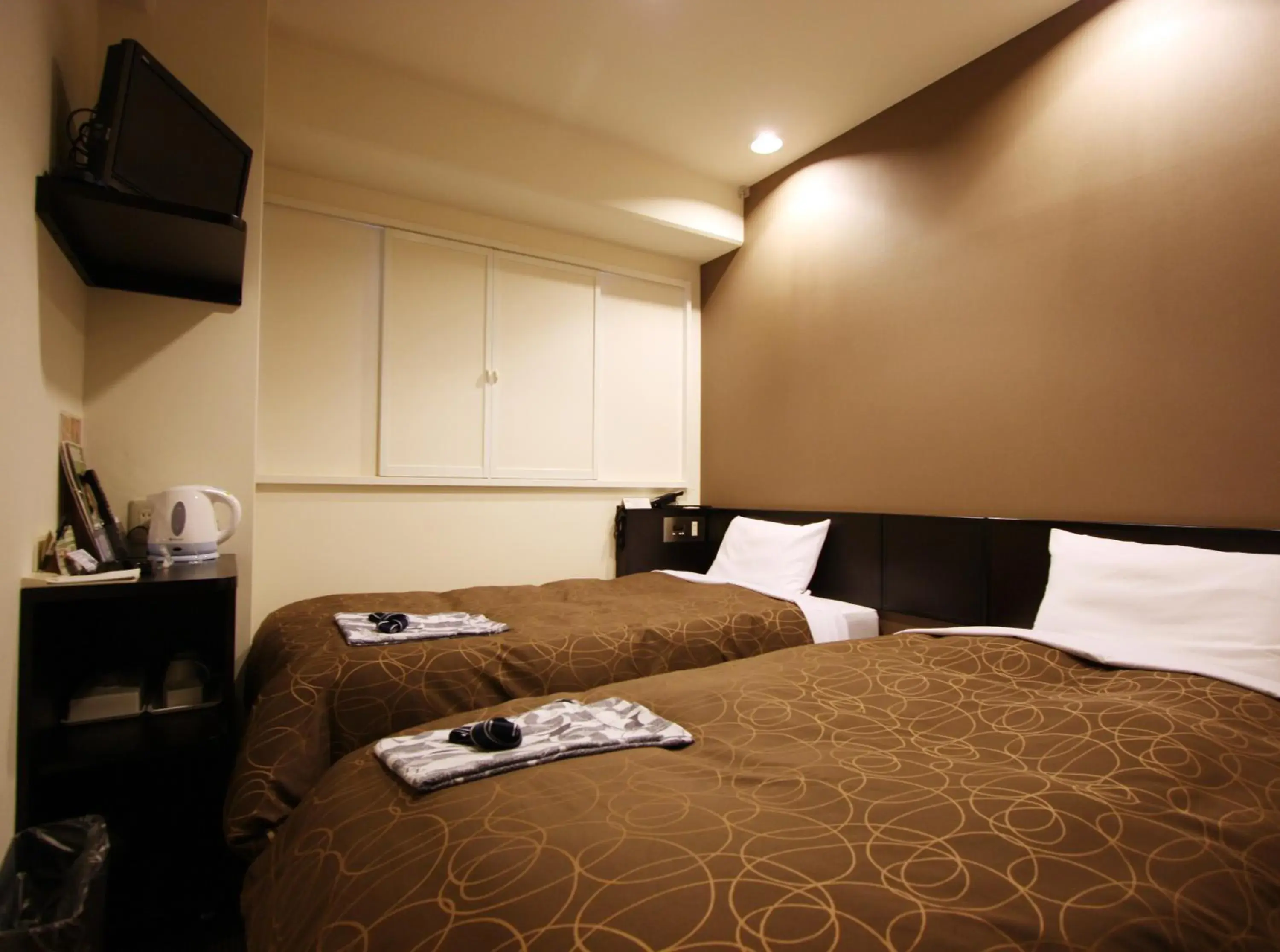 Economy Twin Room - Smoking in AZ Inn Higashi Omi Notogawa Ekimae Economy Twin Room - Smoking in AZ Inn Higashi Omi Notogawa Ekimae